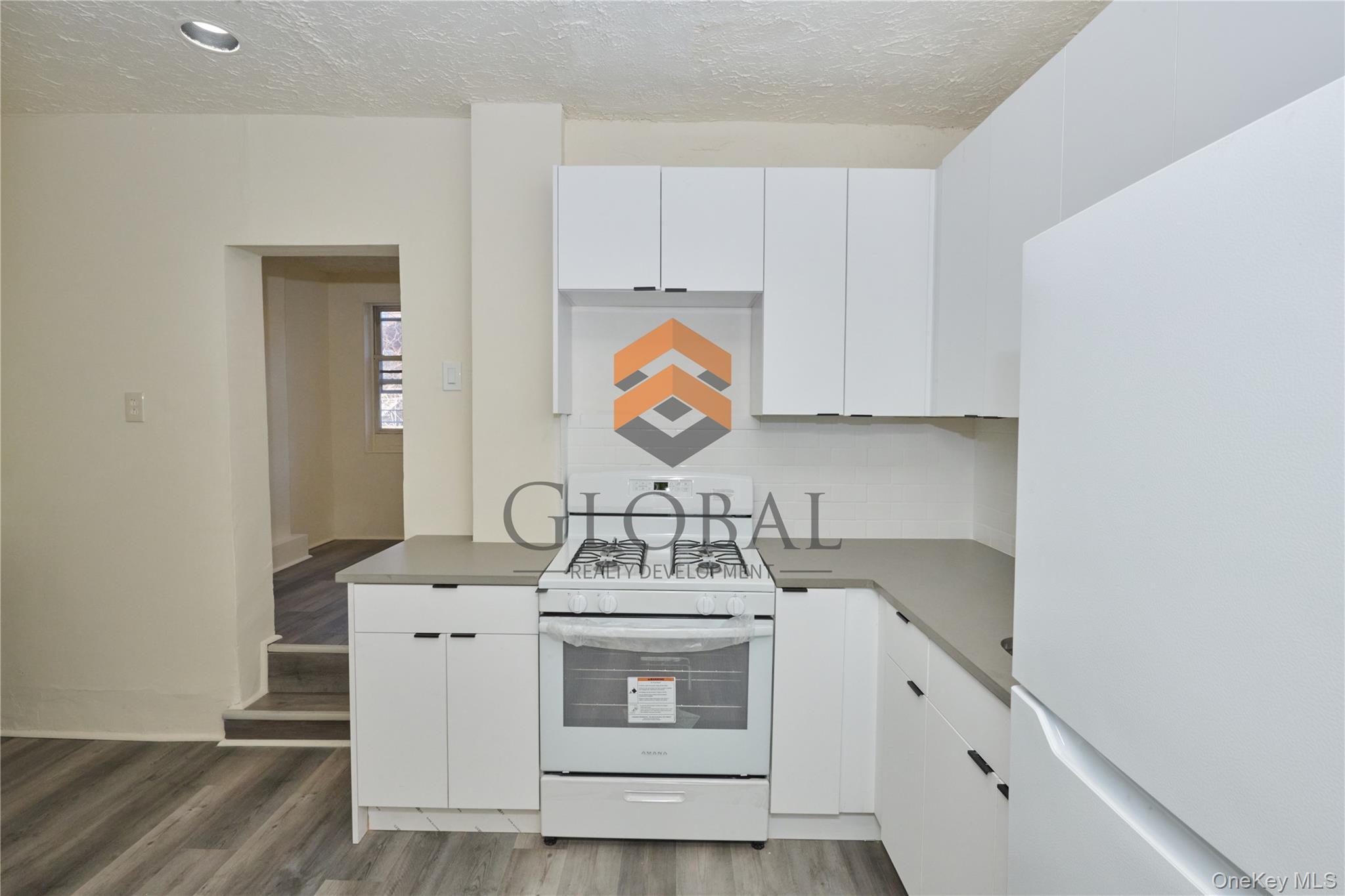 865 E 215th Street, Bronx, NY 10467