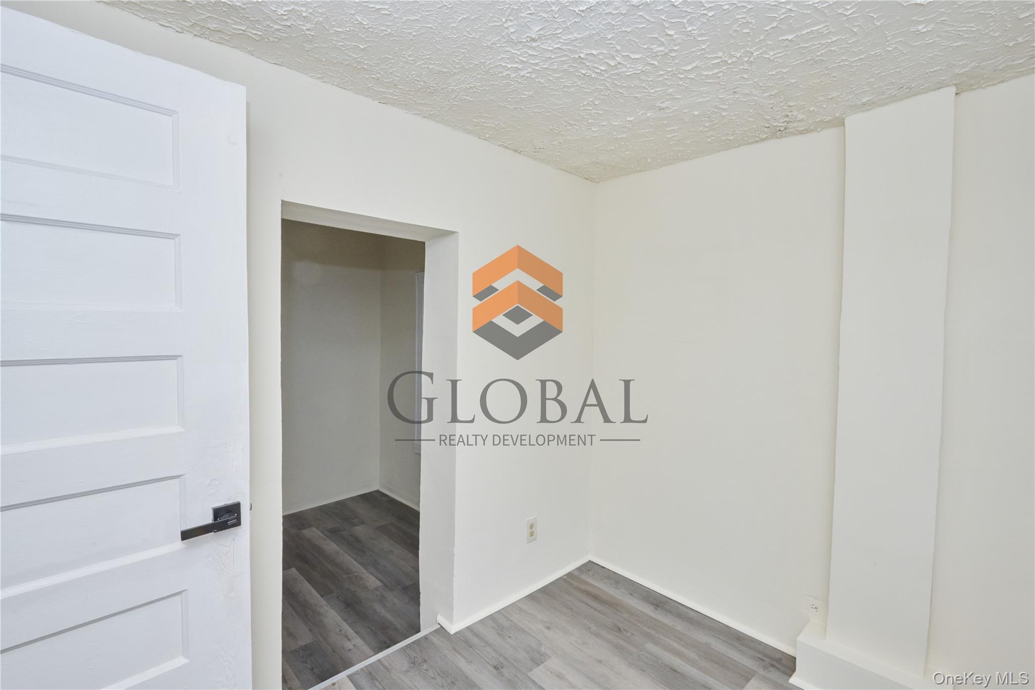 865 E 215th Street, Bronx, NY 10467