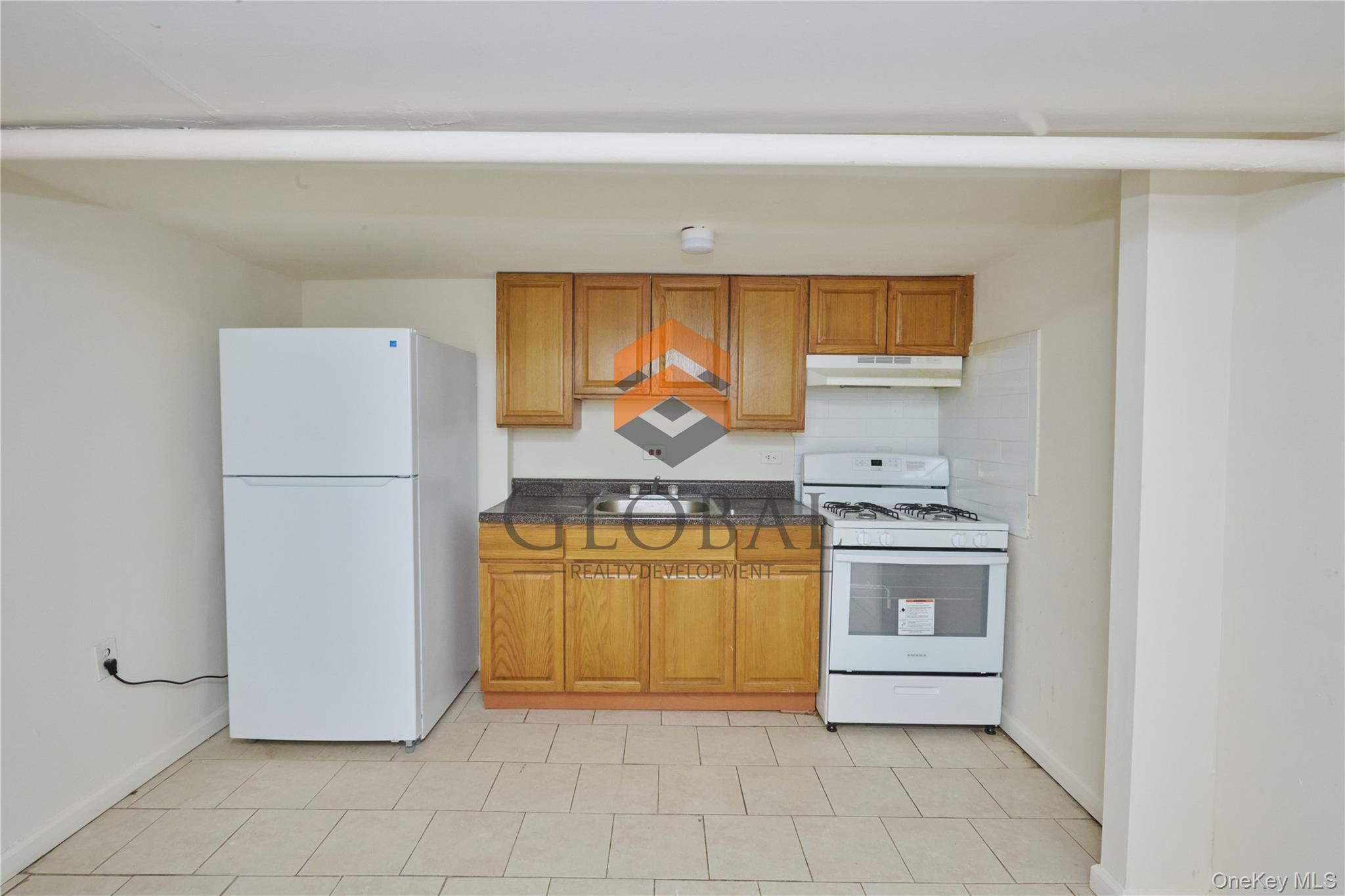 865 E 215th Street, Bronx, NY 10467