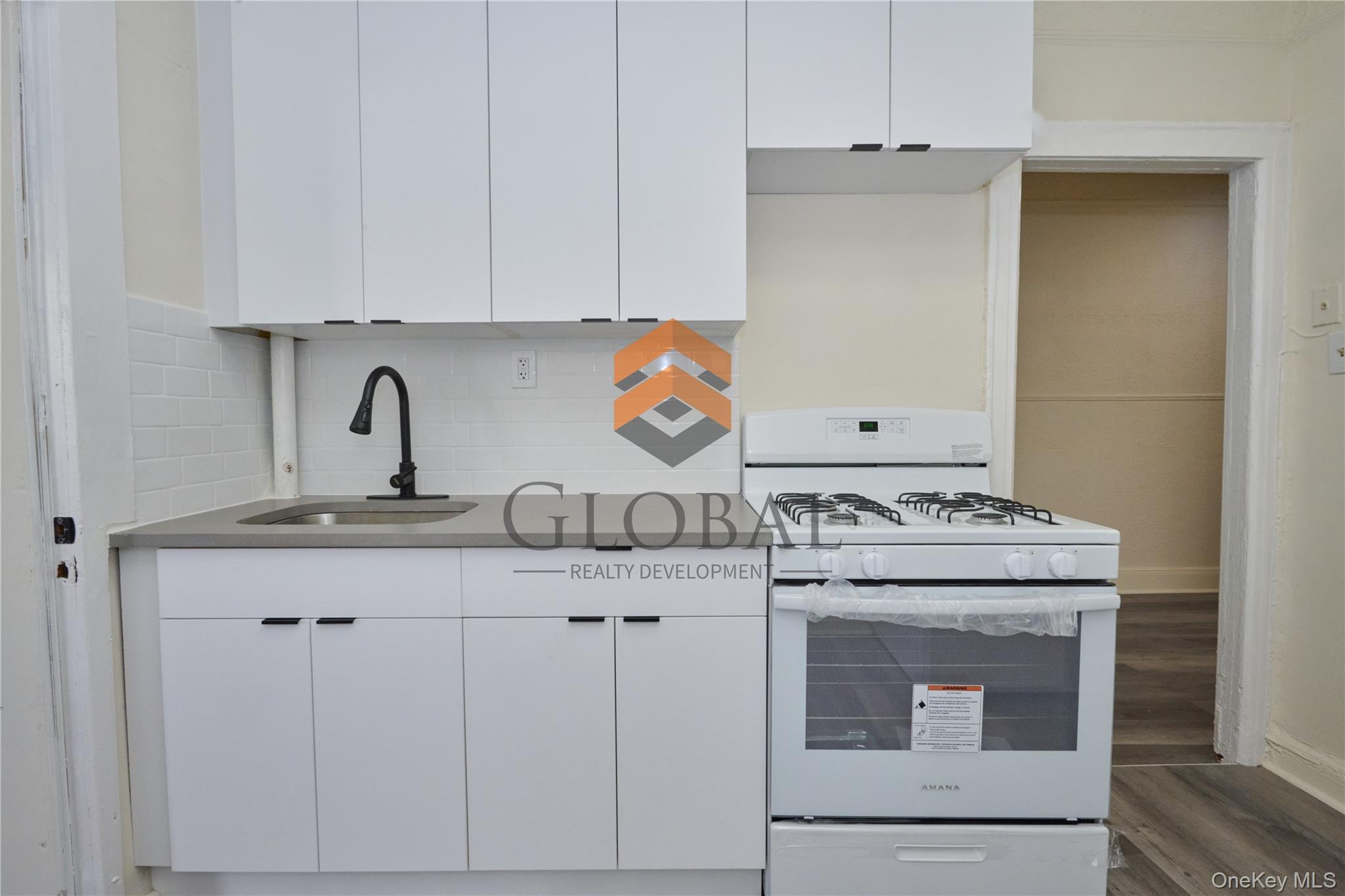 865 E 215th Street, Bronx, NY 10467