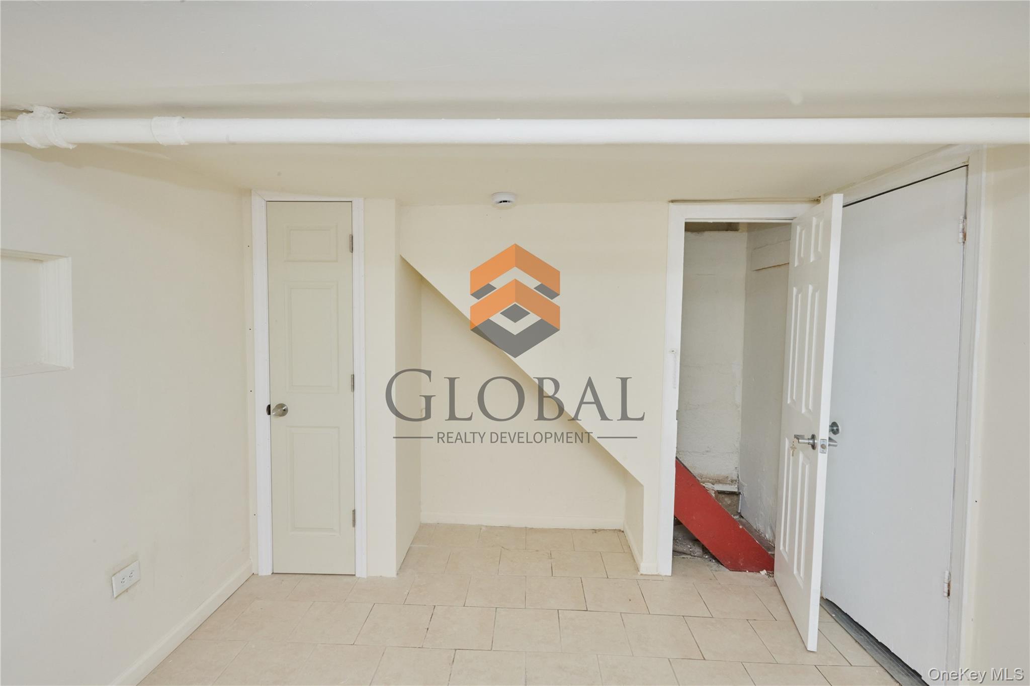 865 E 215th Street, Bronx, NY 10467