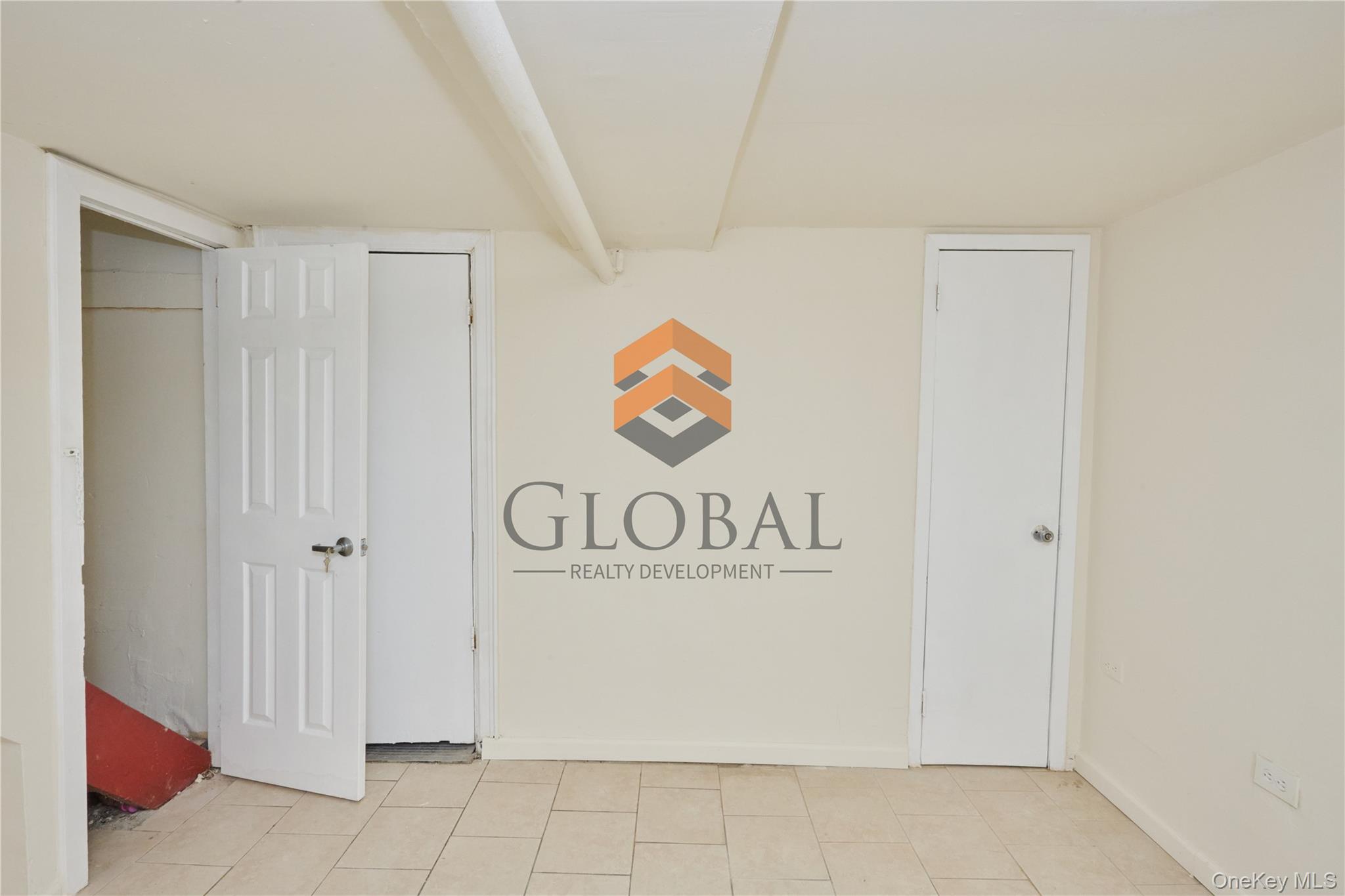 865 E 215th Street, Bronx, NY 10467