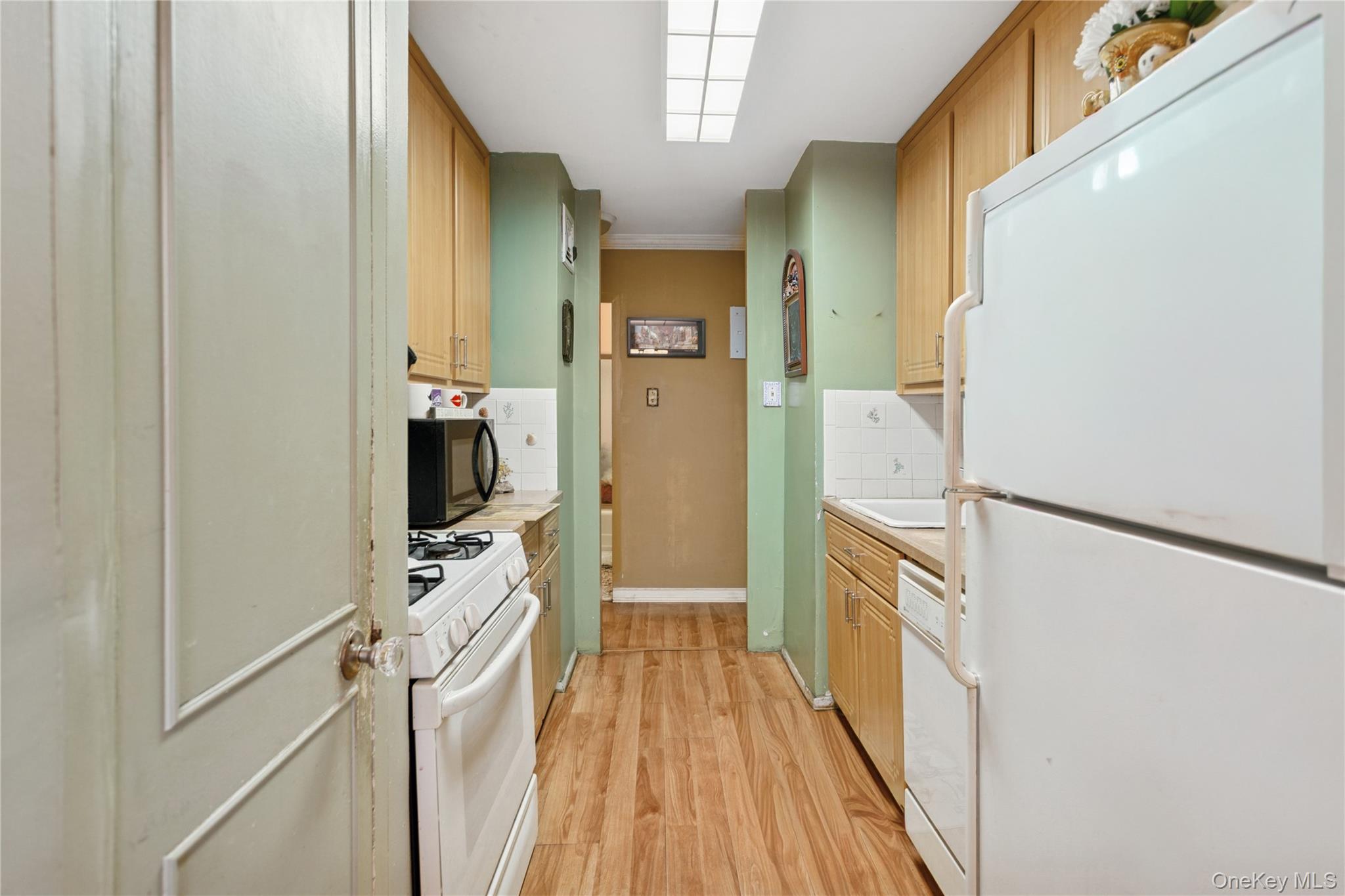 25 Neptune Boulevard # 2T, Long Beach, NY 11561