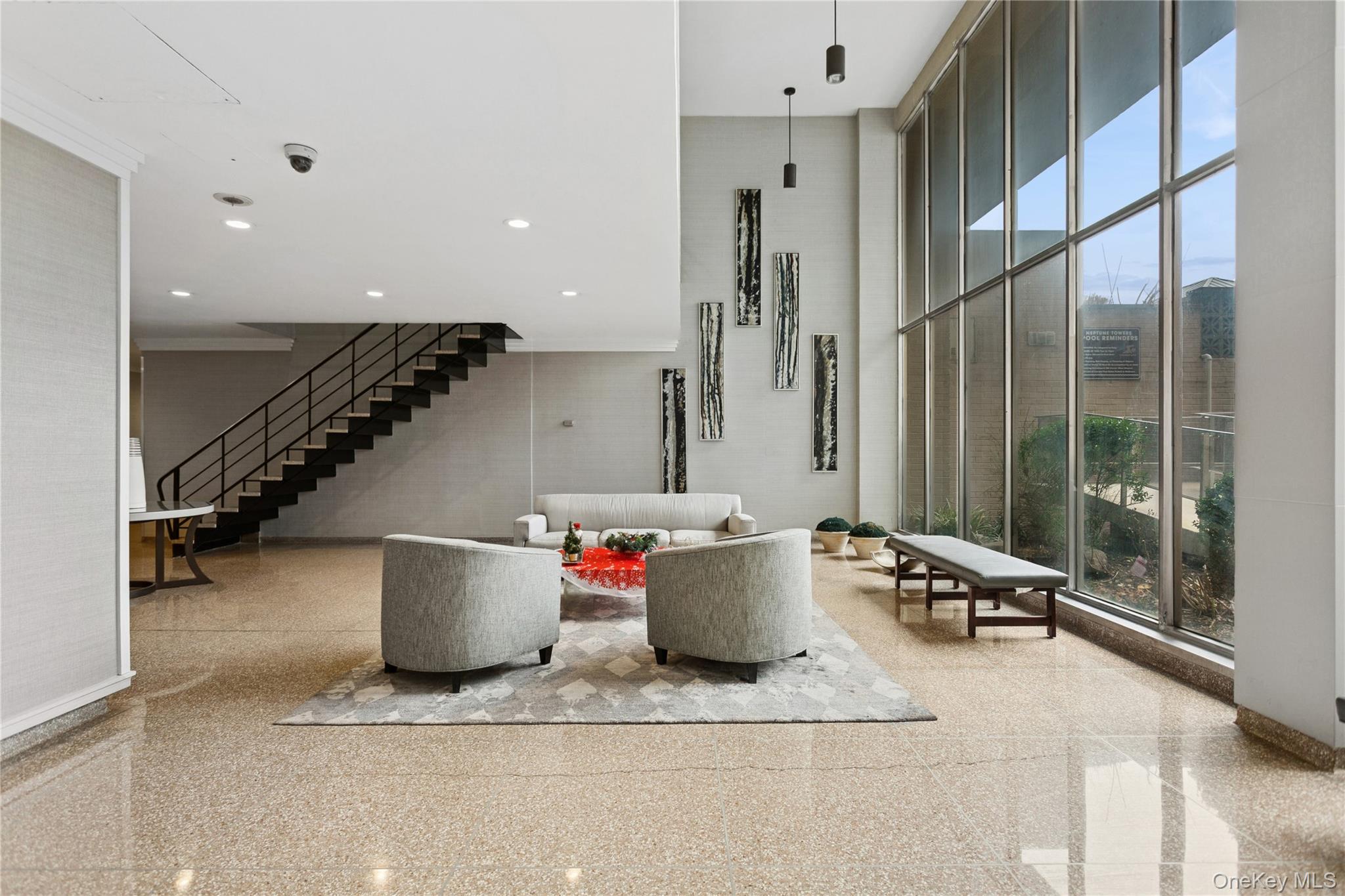 25 Neptune Boulevard # 2T, Long Beach, NY 11561