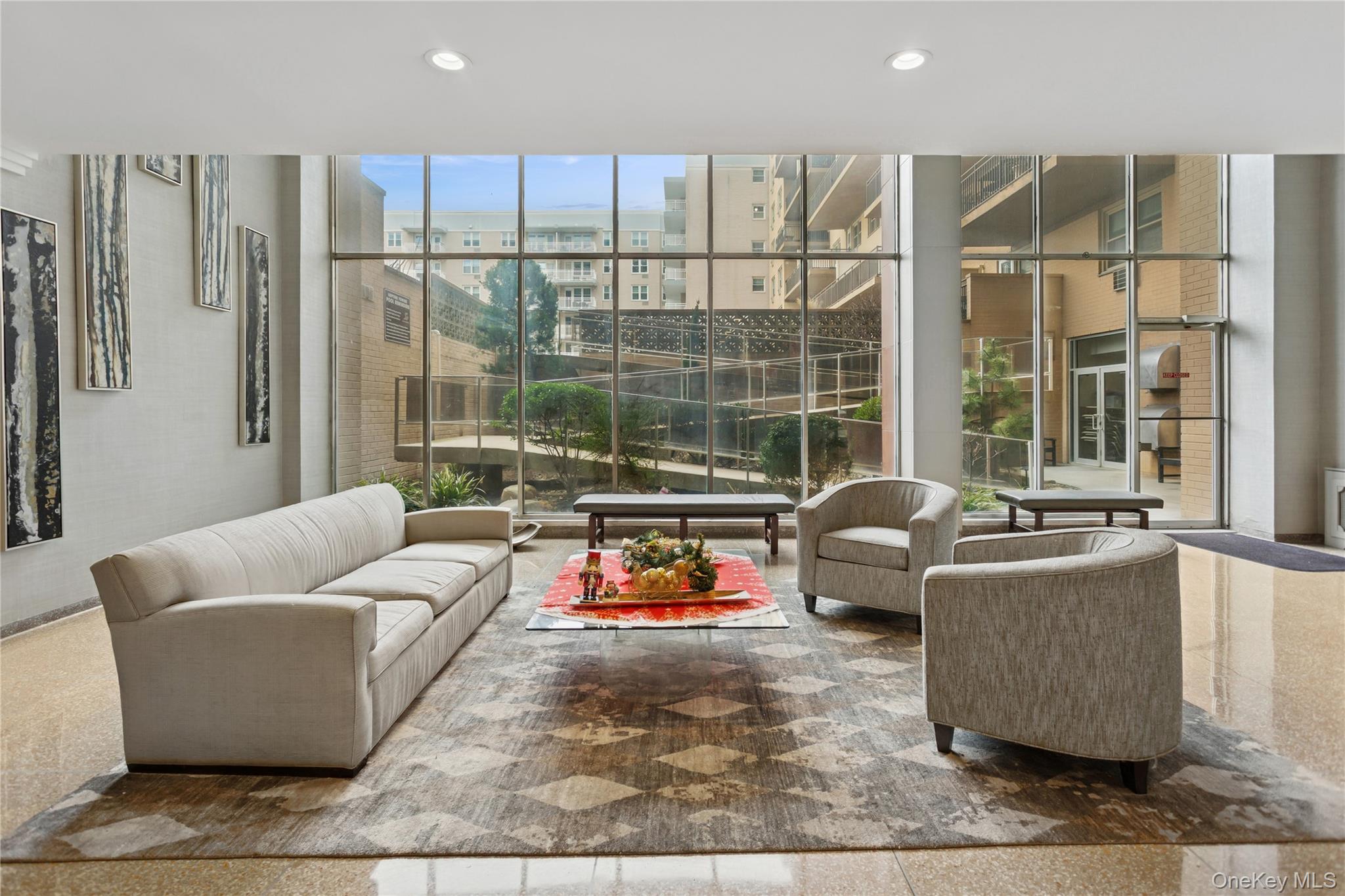 25 Neptune Boulevard # 2T, Long Beach, NY 11561