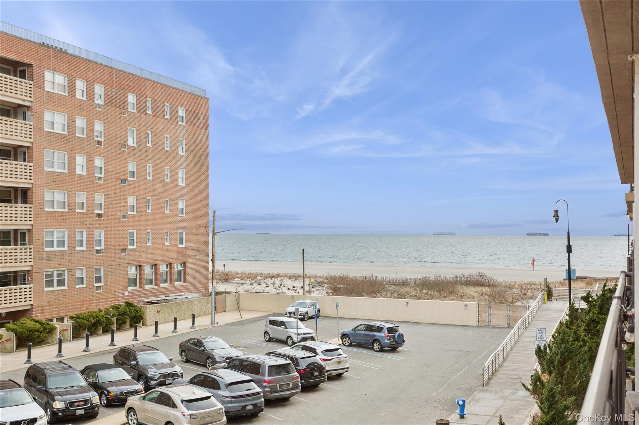25 Neptune Boulevard # 2T, Long Beach, NY 11561
