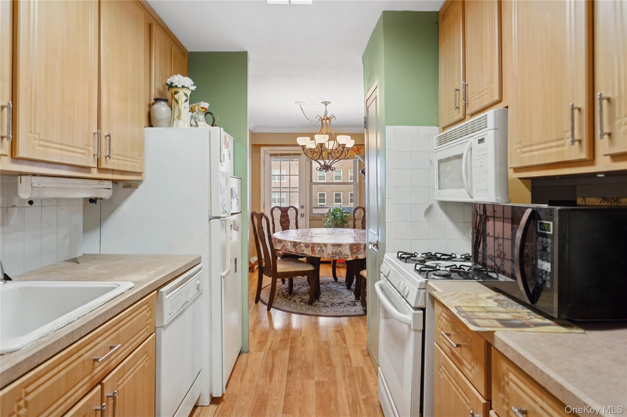 25 Neptune Boulevard # 2T, Long Beach, NY 11561