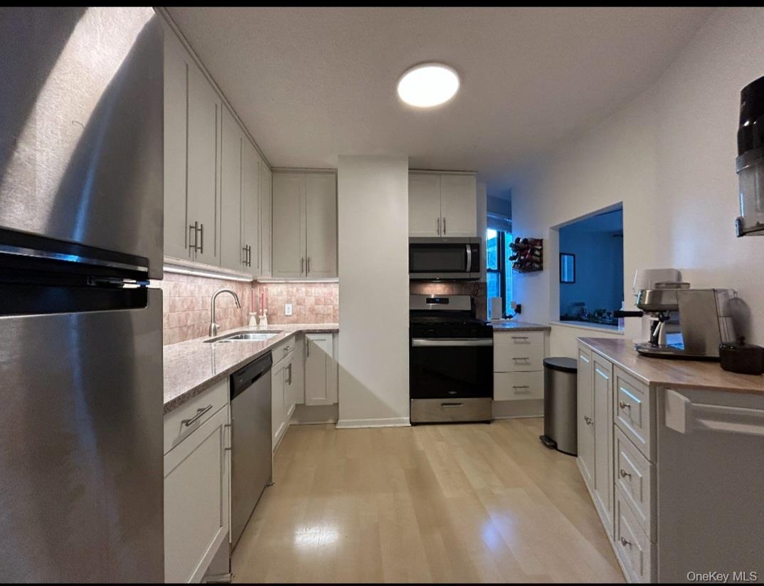 10 Cottage Place # 2A, White Plains, NY 10601