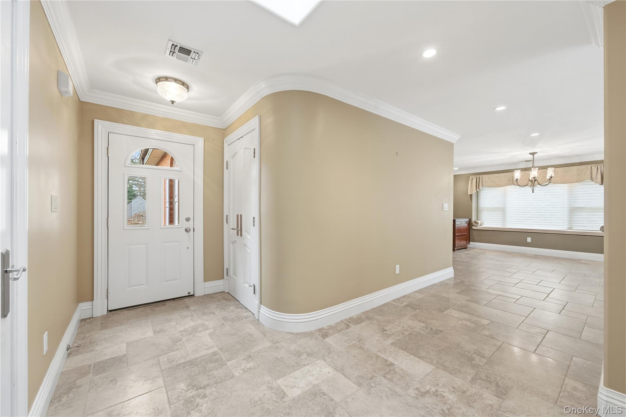 31 Admirals Drive E, Bay Shore, NY 11706