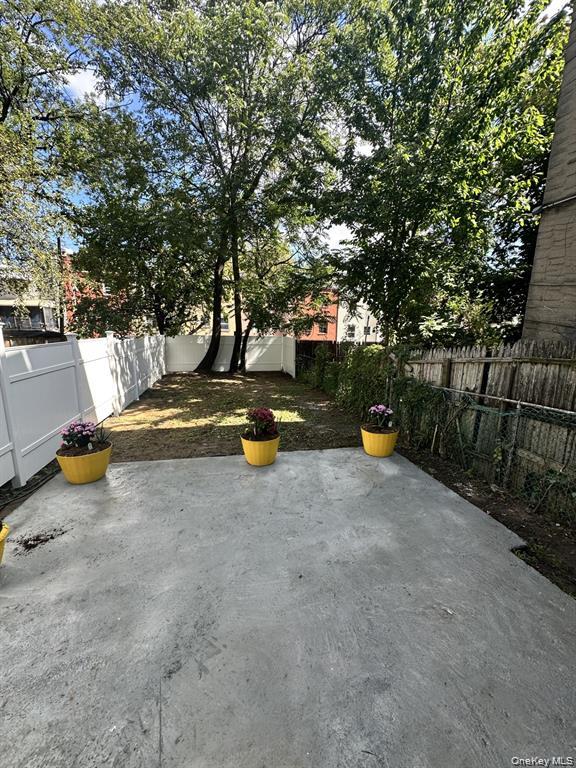 1045 E 228th Street, Bronx, NY 10466