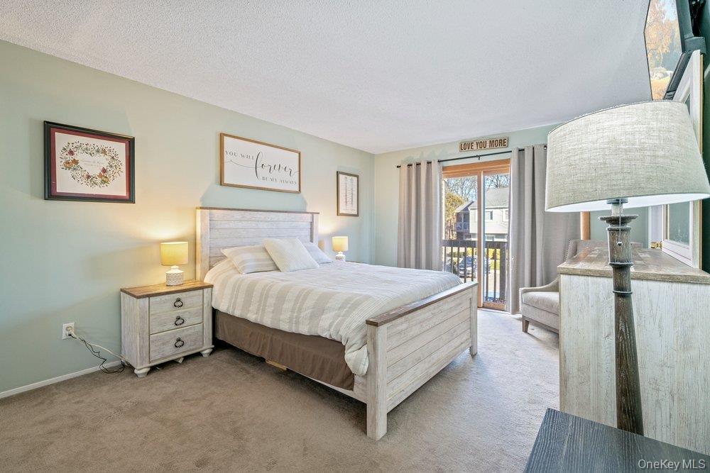 210 Springmeadow Drive # C, Holbrook, NY 11741