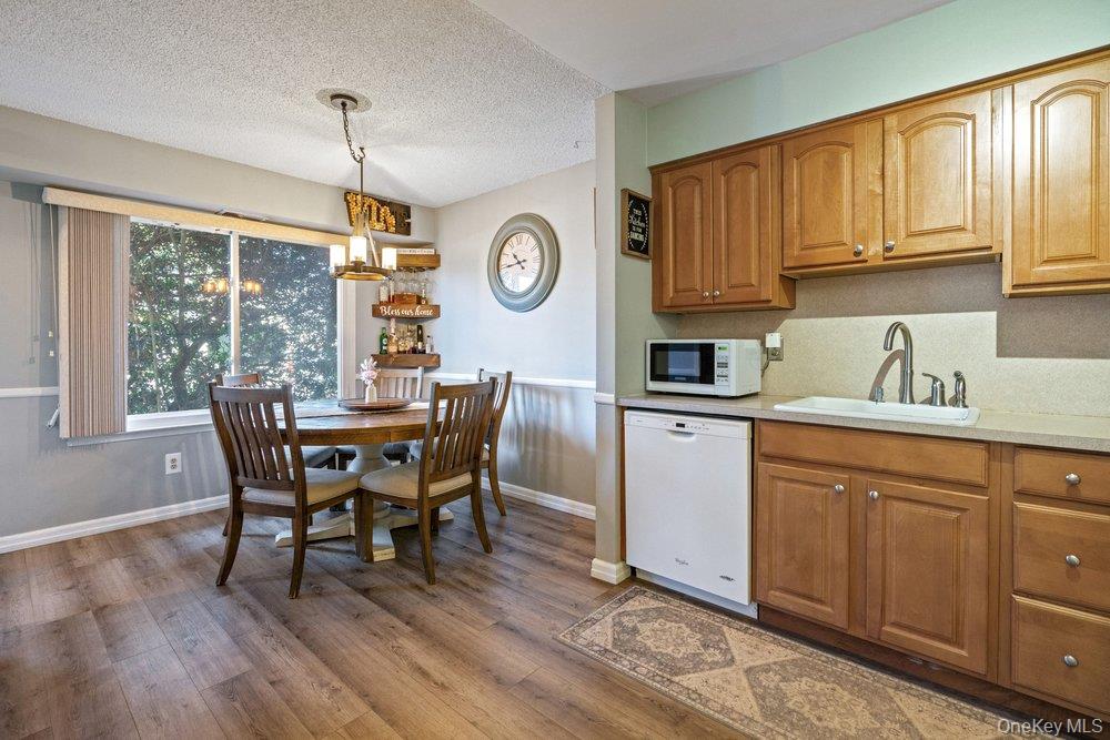 210 Springmeadow Drive # C, Holbrook, NY 11741