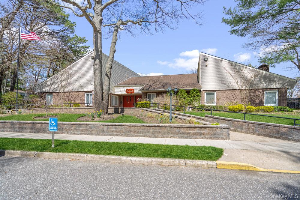 210 Springmeadow Drive # C, Holbrook, NY 11741