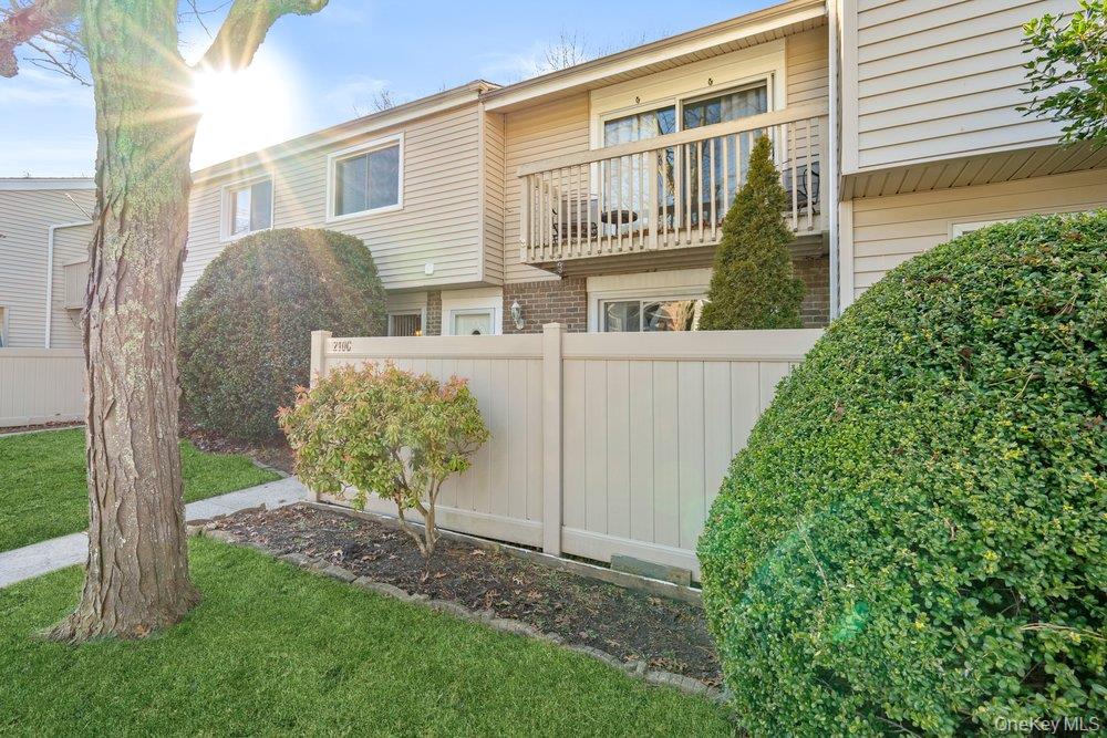 210 Springmeadow Drive # C, Holbrook, NY 11741