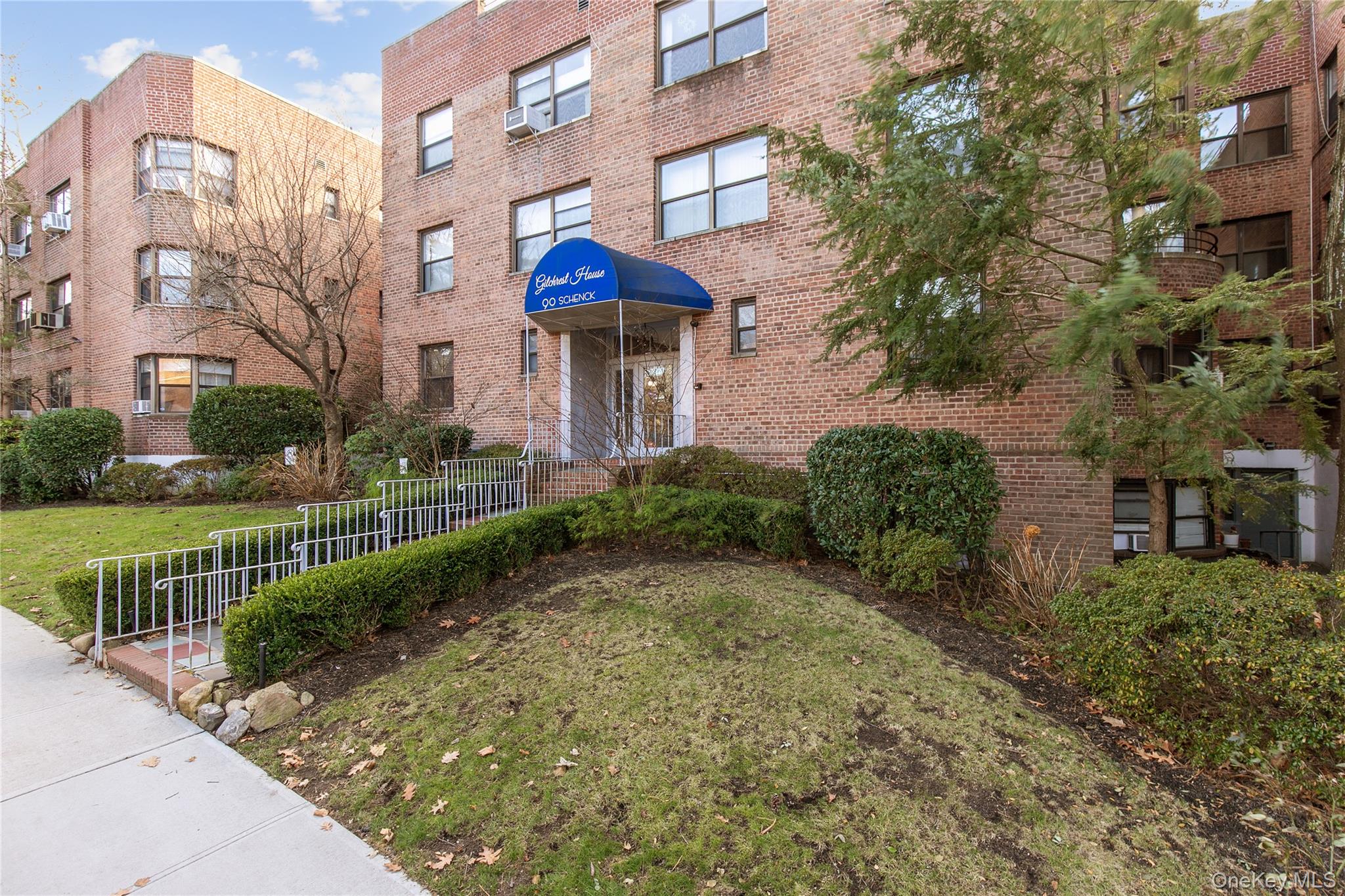 90 SCHENCK Avenue # 3P, Great Neck, NY 11021