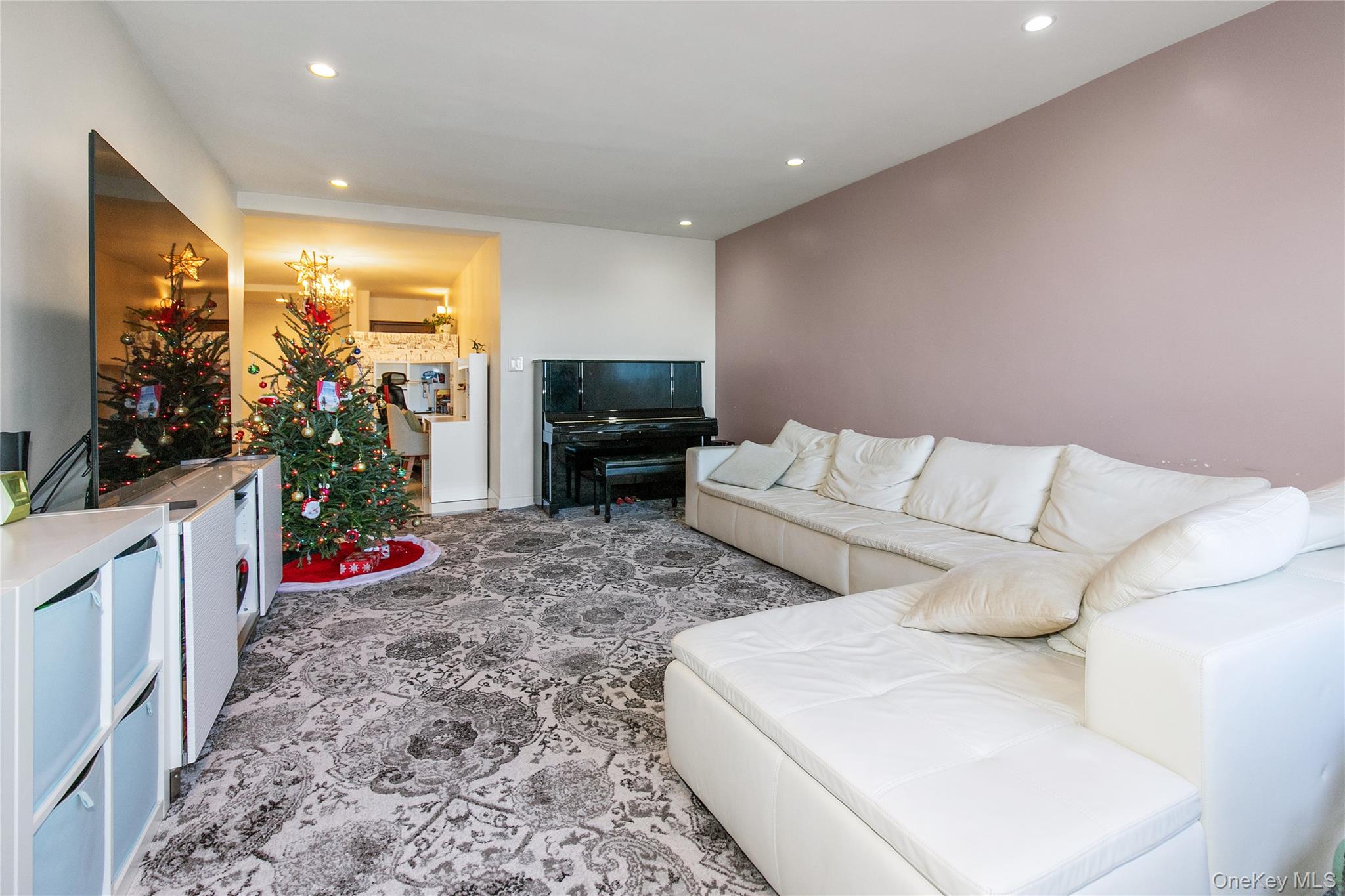 90 SCHENCK Avenue # 3P, Great Neck, NY 11021