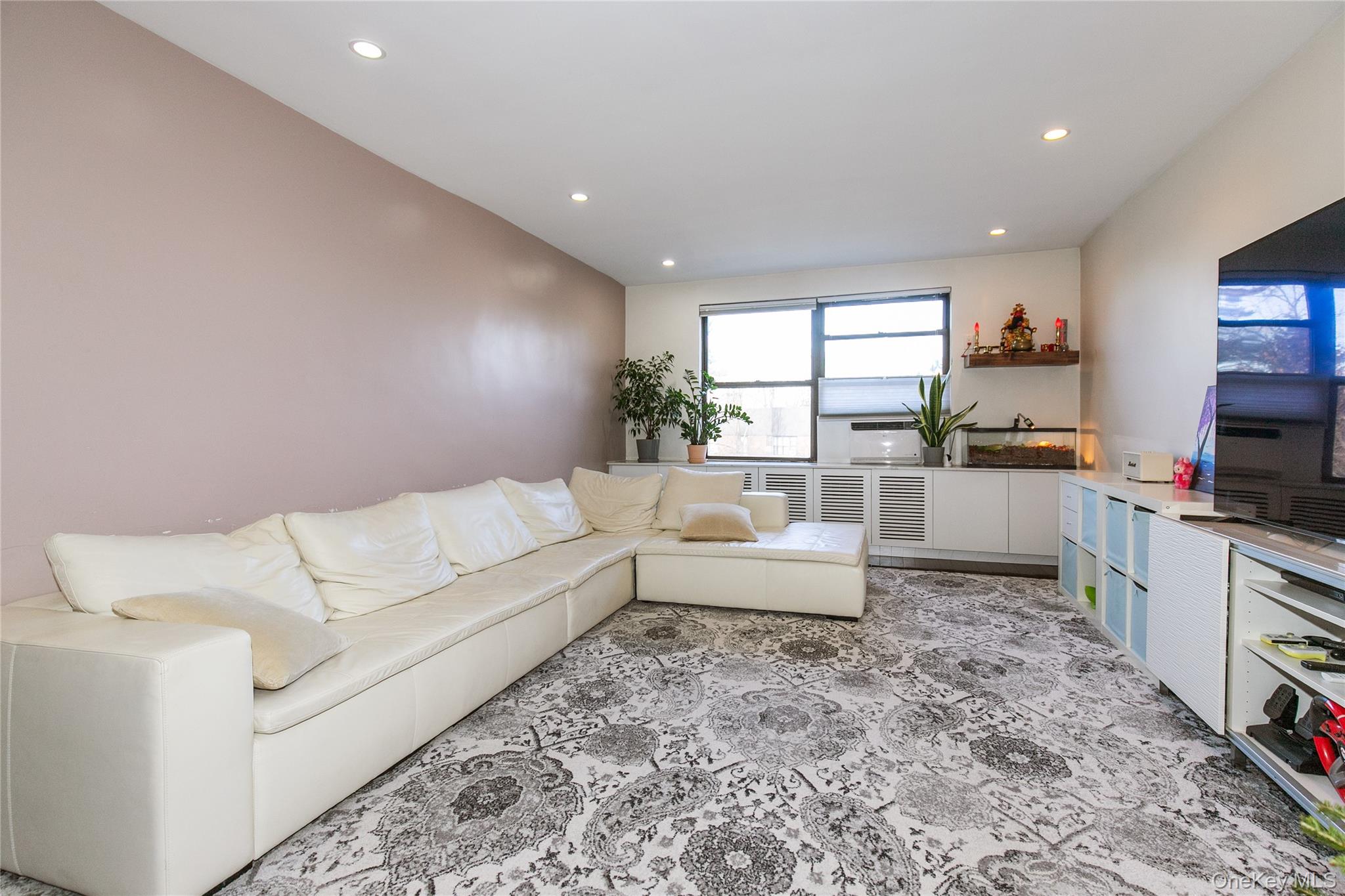 90 SCHENCK Avenue # 3P, Great Neck, NY 11021