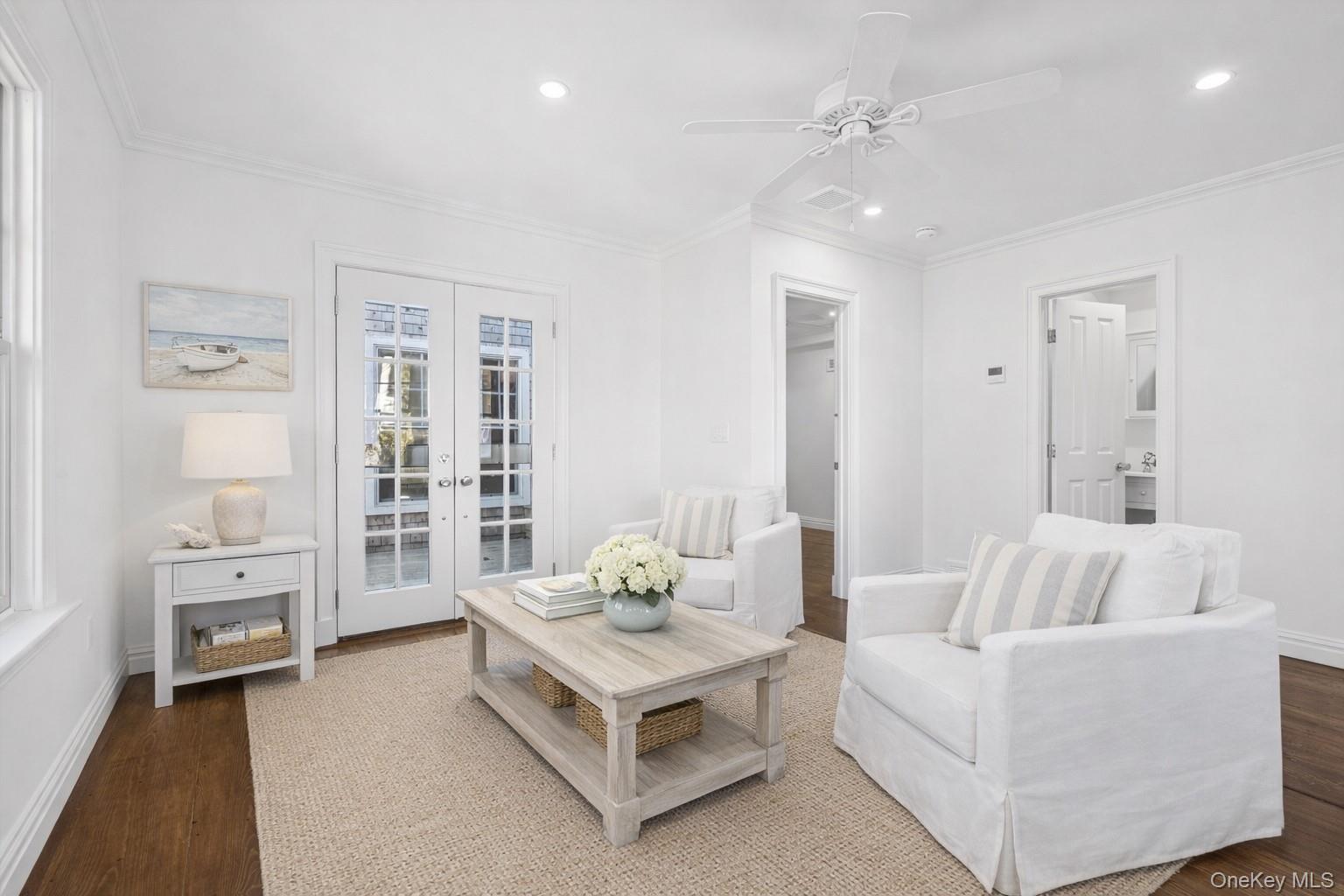 81 Foster Avenue, Hampton Bays, NY 11946