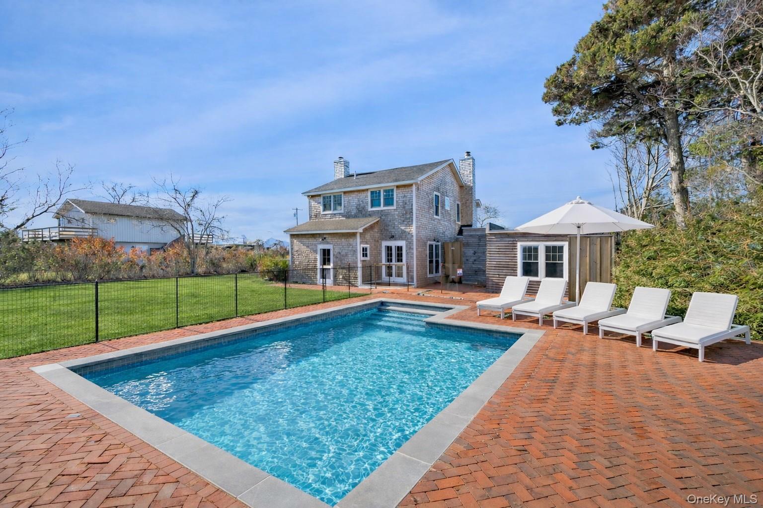 81 Foster Avenue, Hampton Bays, NY 11946