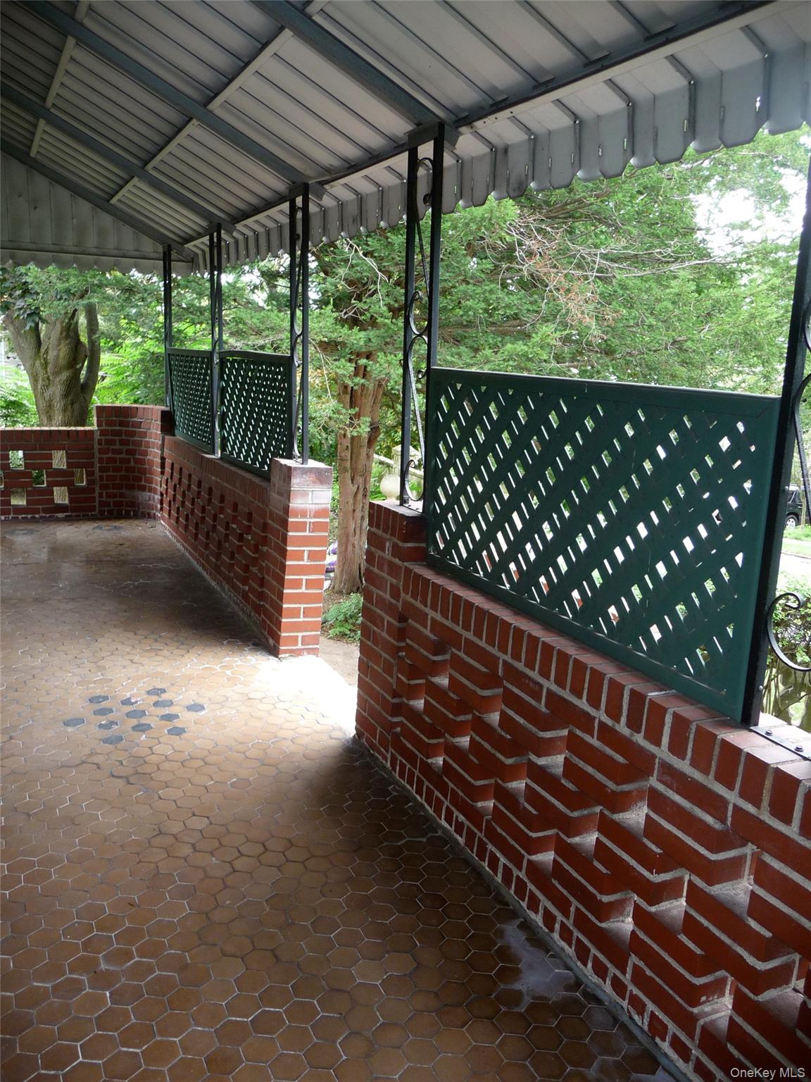 231 Manorhaven Boulevard, Port Washington, NY 11050