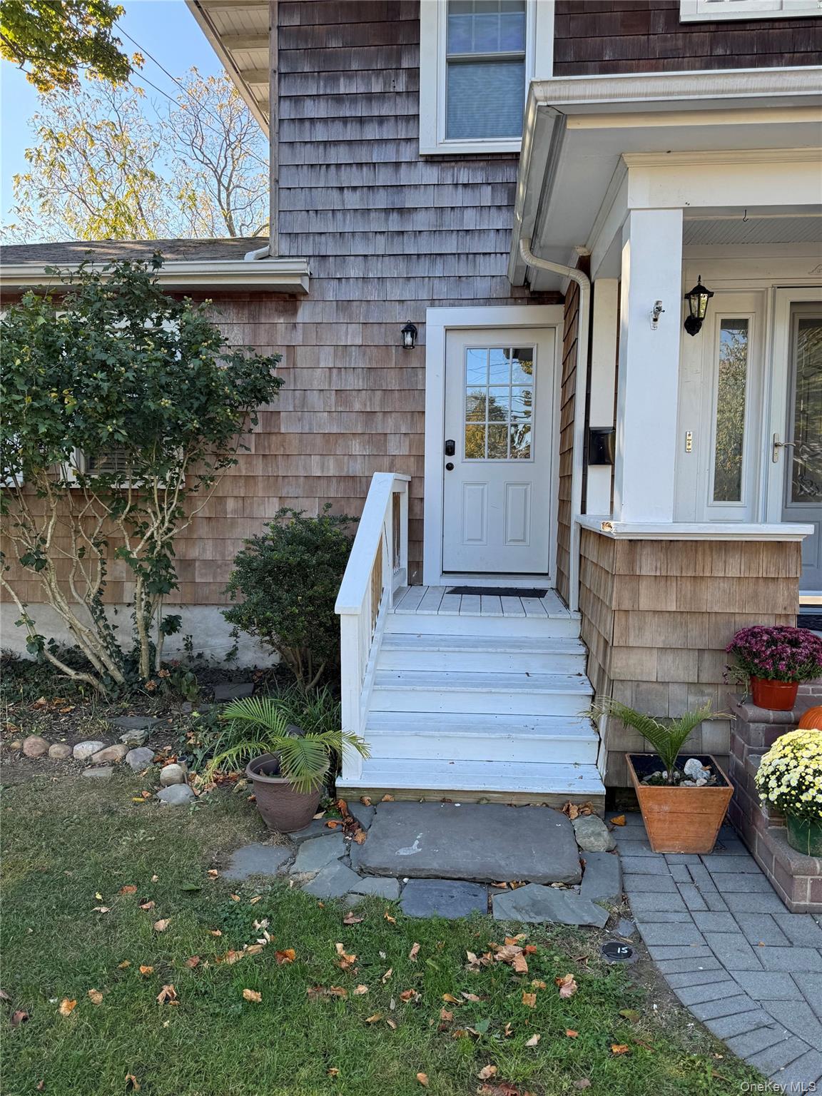 164 Sterling Place, Amityville, NY 11701