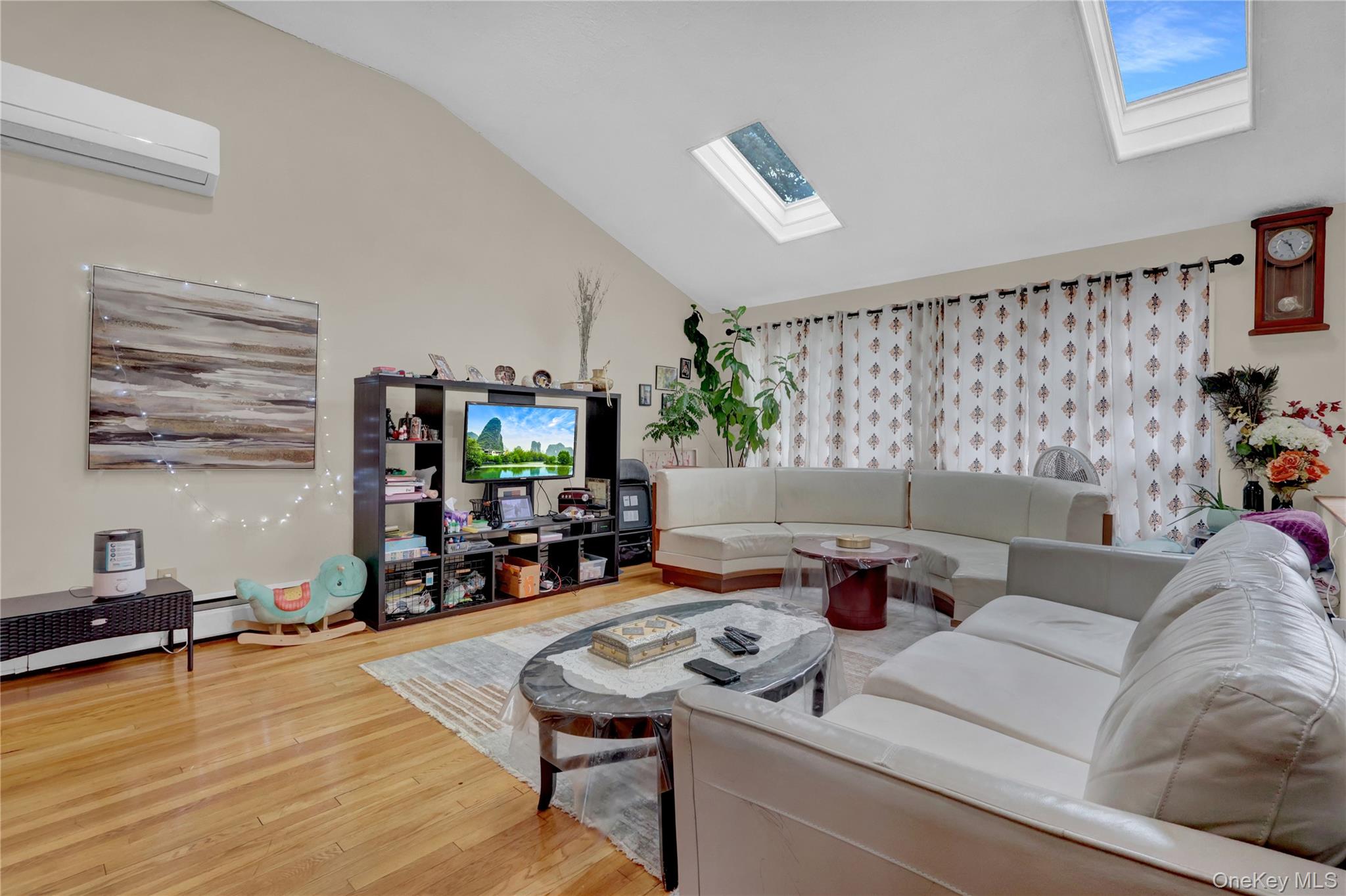 211 Cantiague Rock Road, Westbury, NY 11590