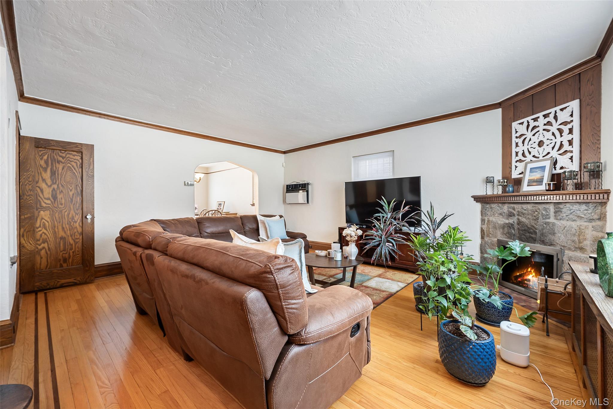 7717 82nd Street, Glendale, NY 11385