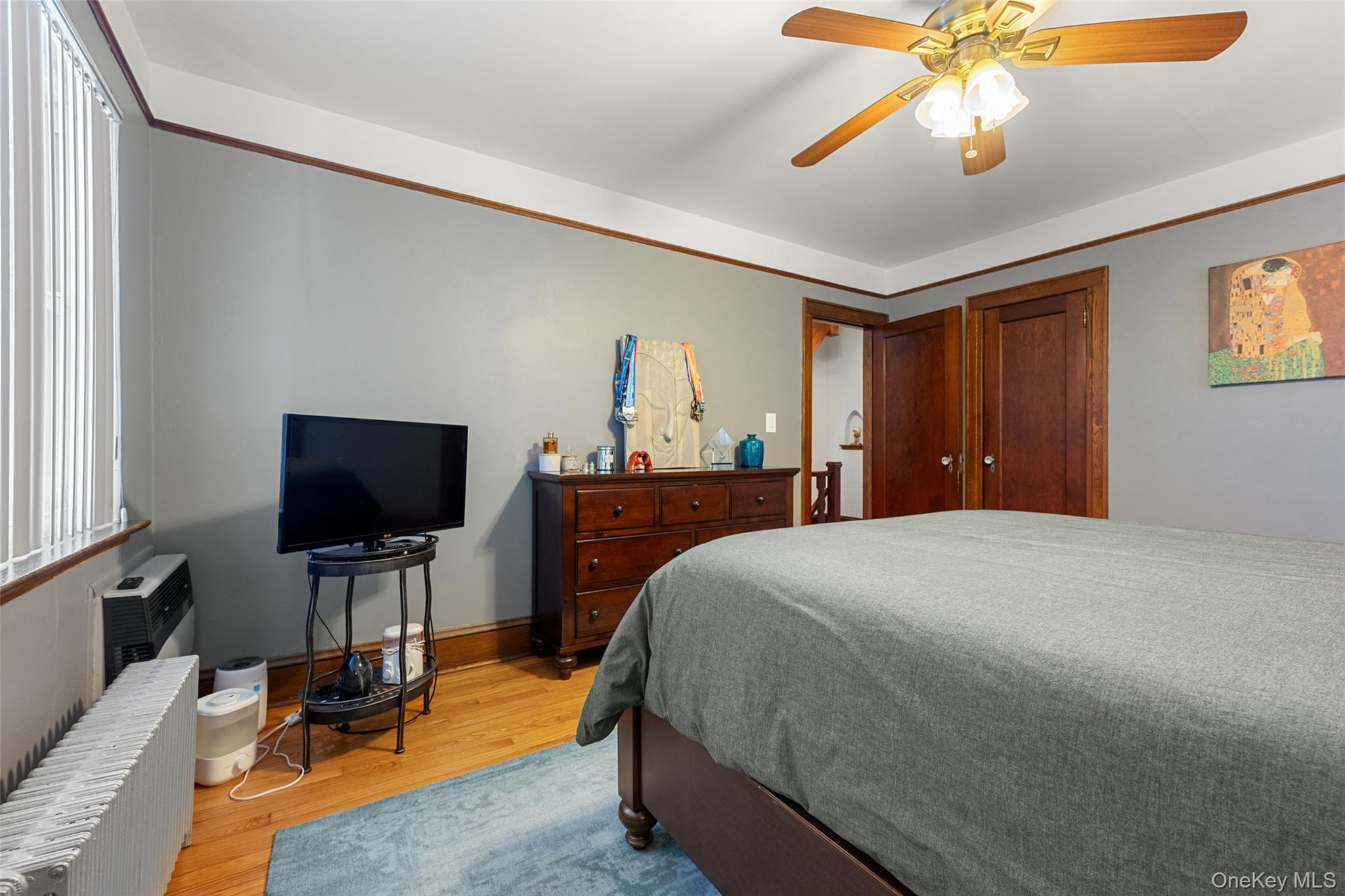 7717 82nd Street, Glendale, NY 11385