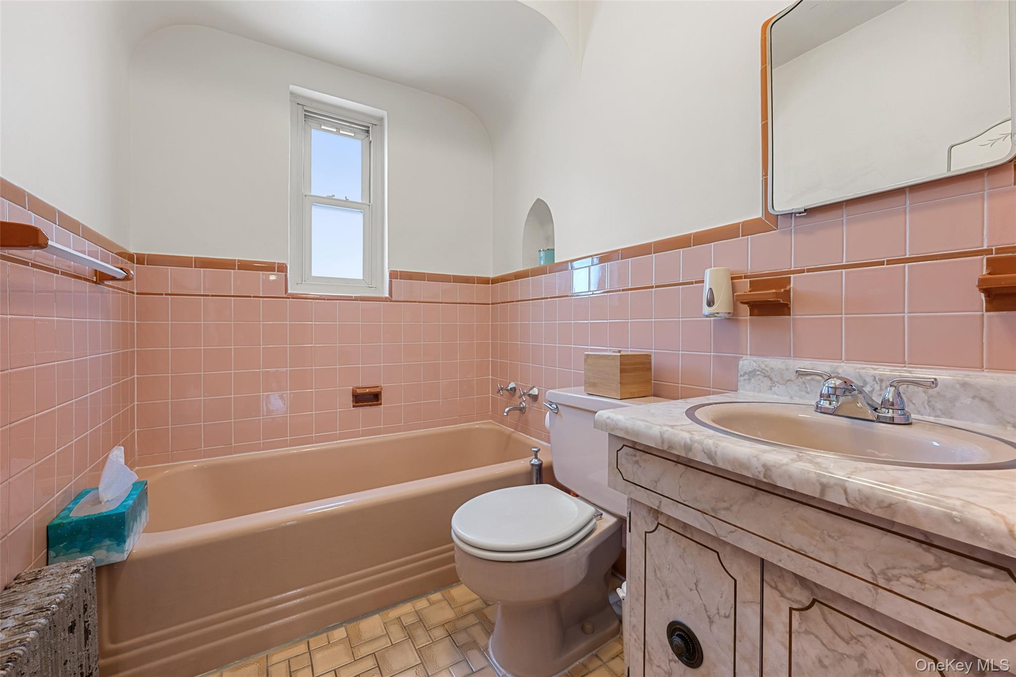 7717 82nd Street, Glendale, NY 11385