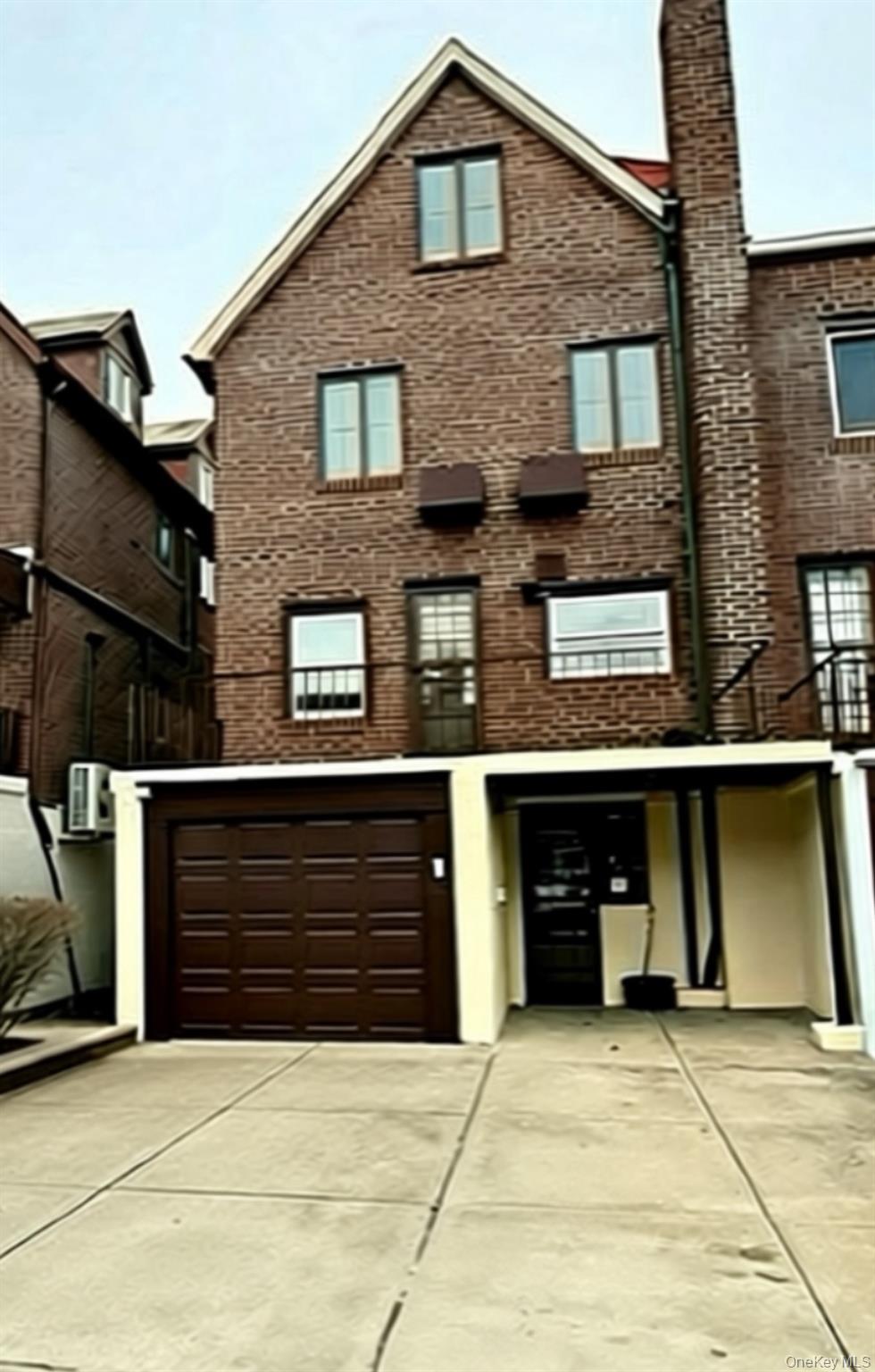 7717 82nd Street, Glendale, NY 11385