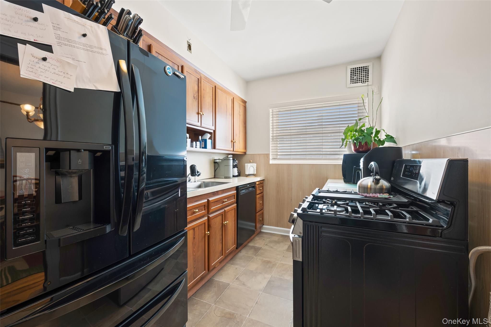 7717 82nd Street, Glendale, NY 11385