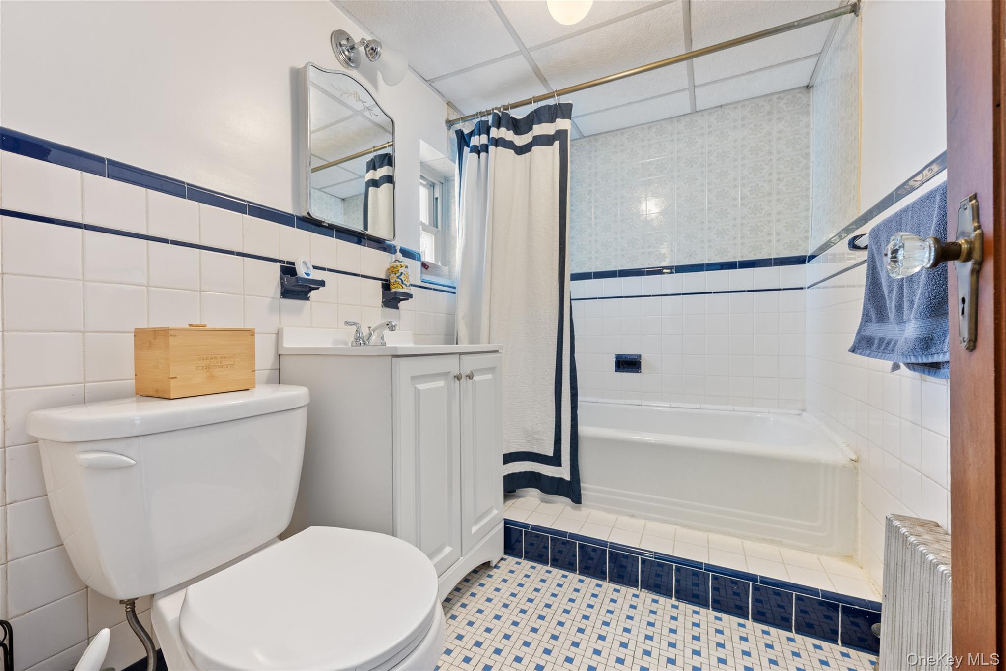 7717 82nd Street, Glendale, NY 11385