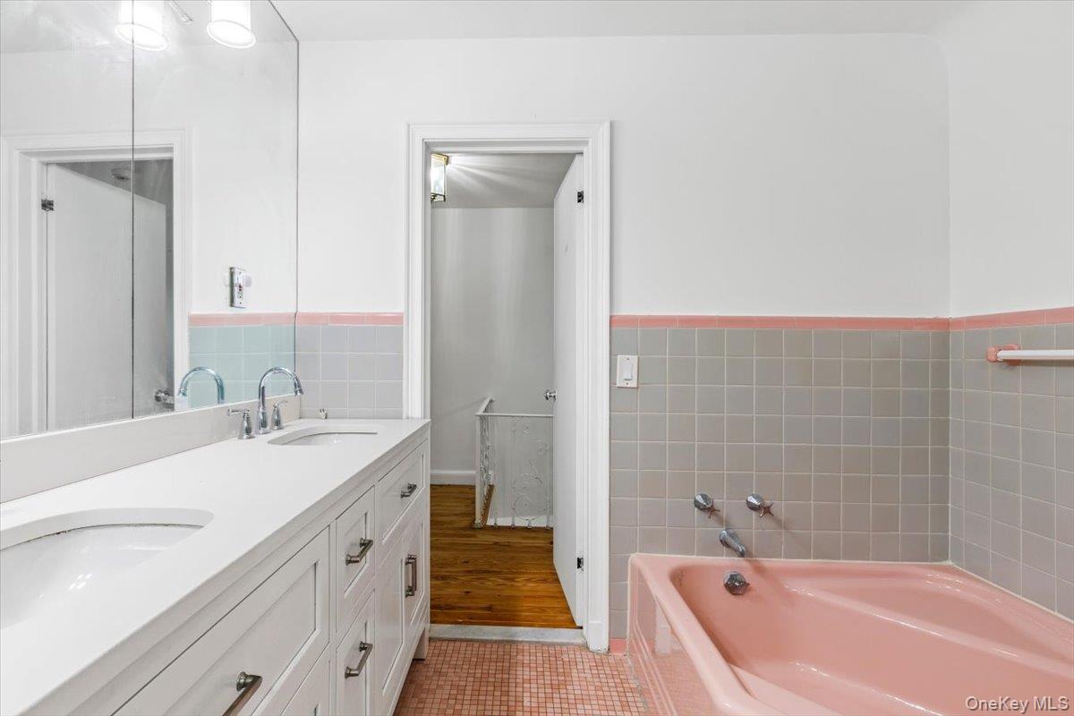 55 Del Rey Drive, Mount Vernon, NY 10552