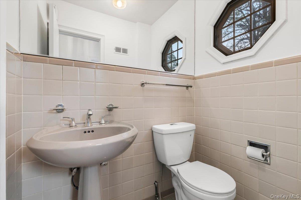 55 Del Rey Drive, Mount Vernon, NY 10552