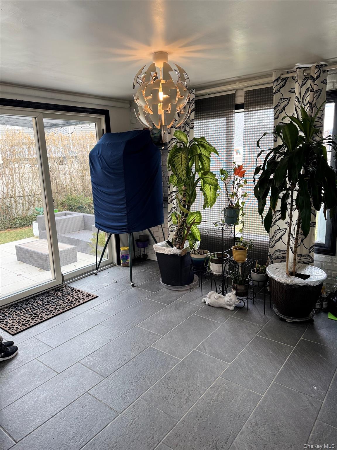 573 Martin Road, Franklin Square, NY 11010