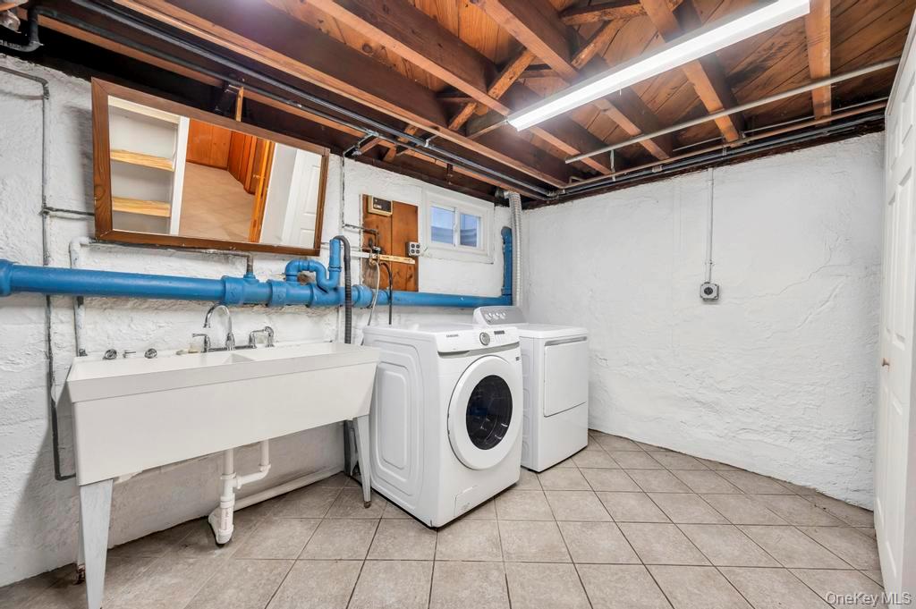 2585 Oceanside Road, Oceanside, NY 11572