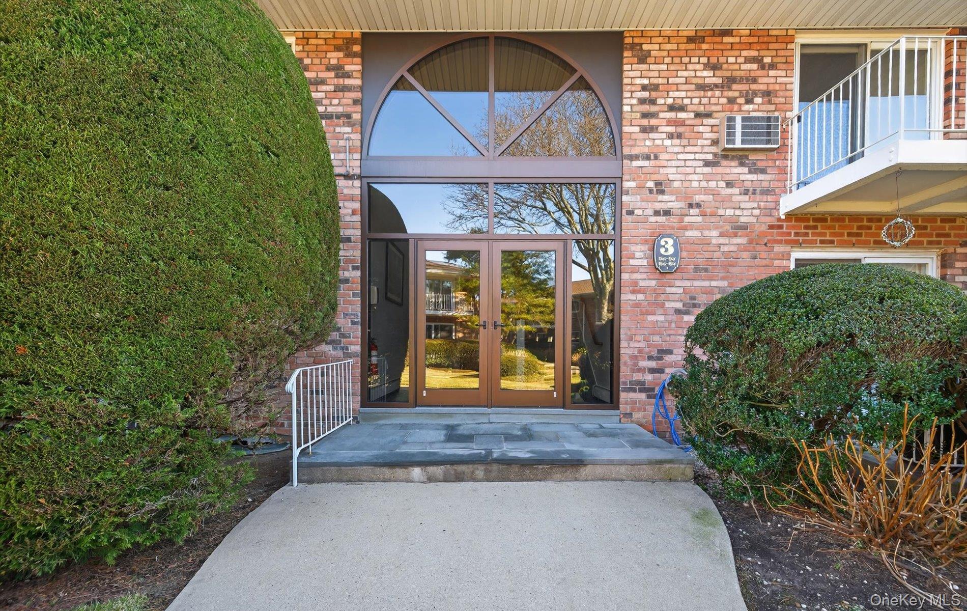 1 Toms Point Lane # 6J, Port Washington, NY 11050