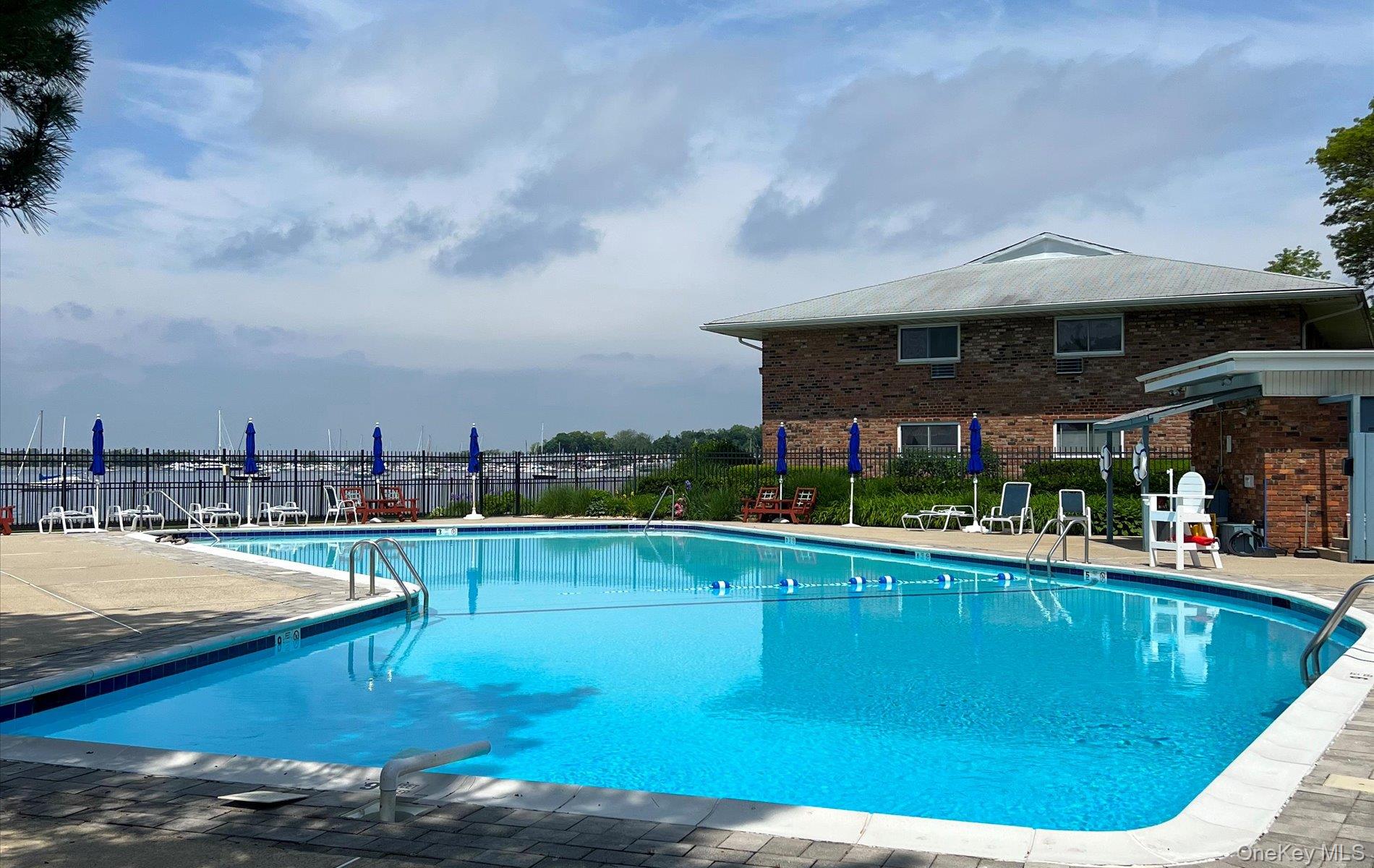 1 Toms Point Lane # 6J, Port Washington, NY 11050