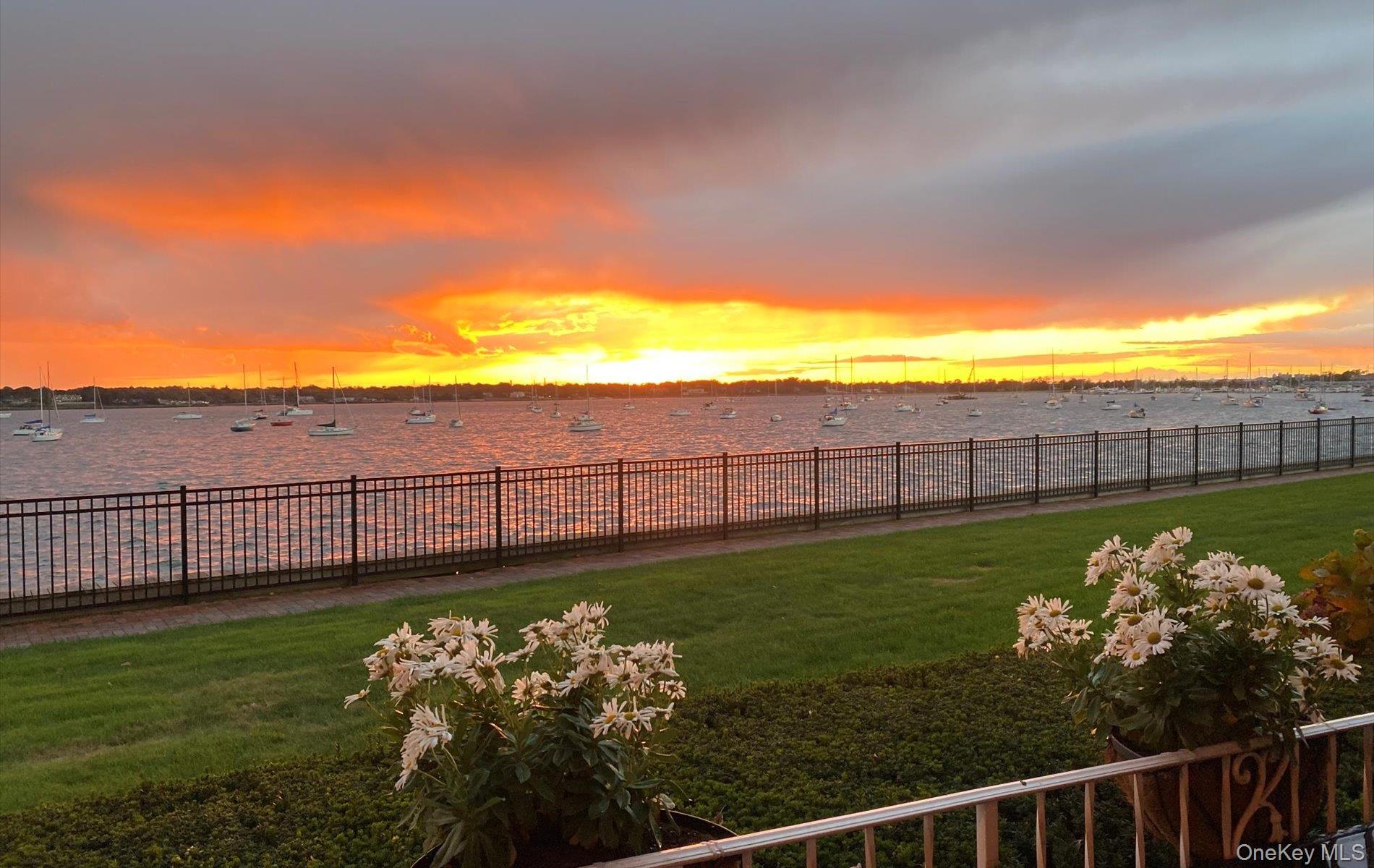 1 Toms Point Lane # 6J, Port Washington, NY 11050