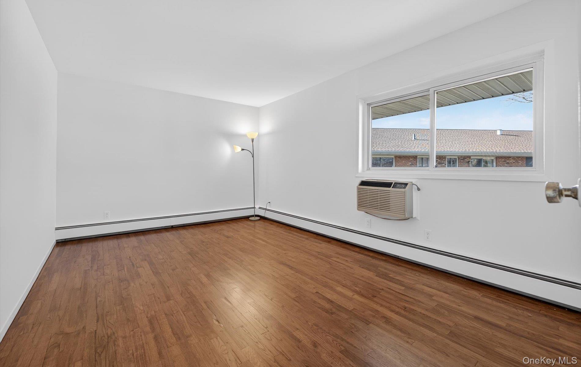 1 Toms Point Lane # 6J, Port Washington, NY 11050