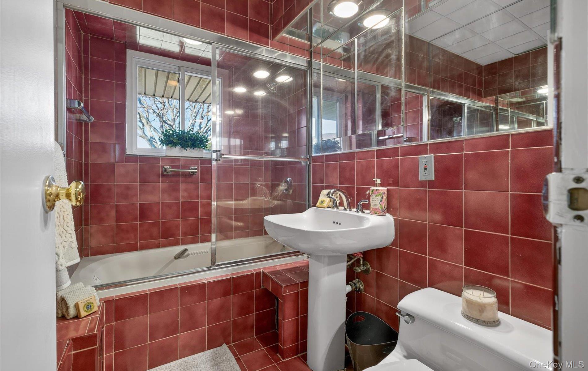 1 Toms Point Lane # 6J, Port Washington, NY 11050