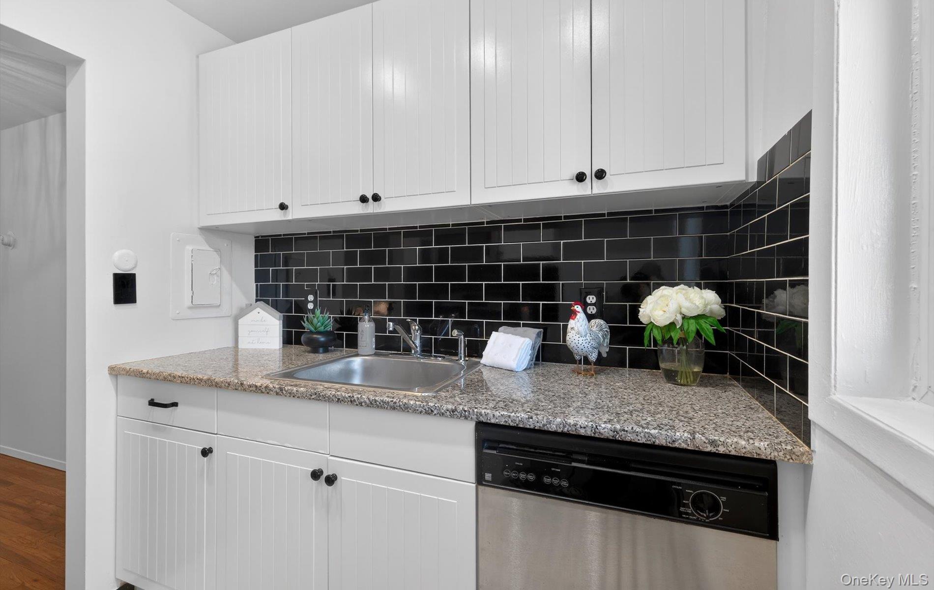 1 Toms Point Lane # 6J, Port Washington, NY 11050