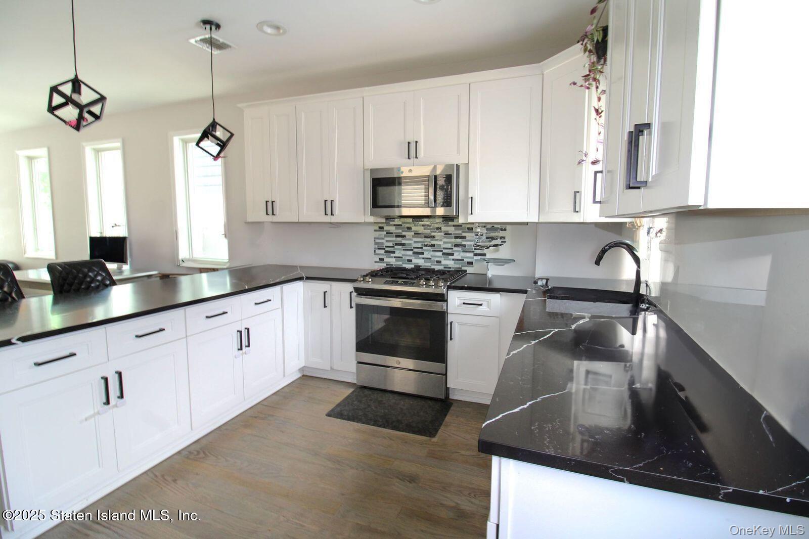 287 Alter Avenue, Staten Island, NY 10305