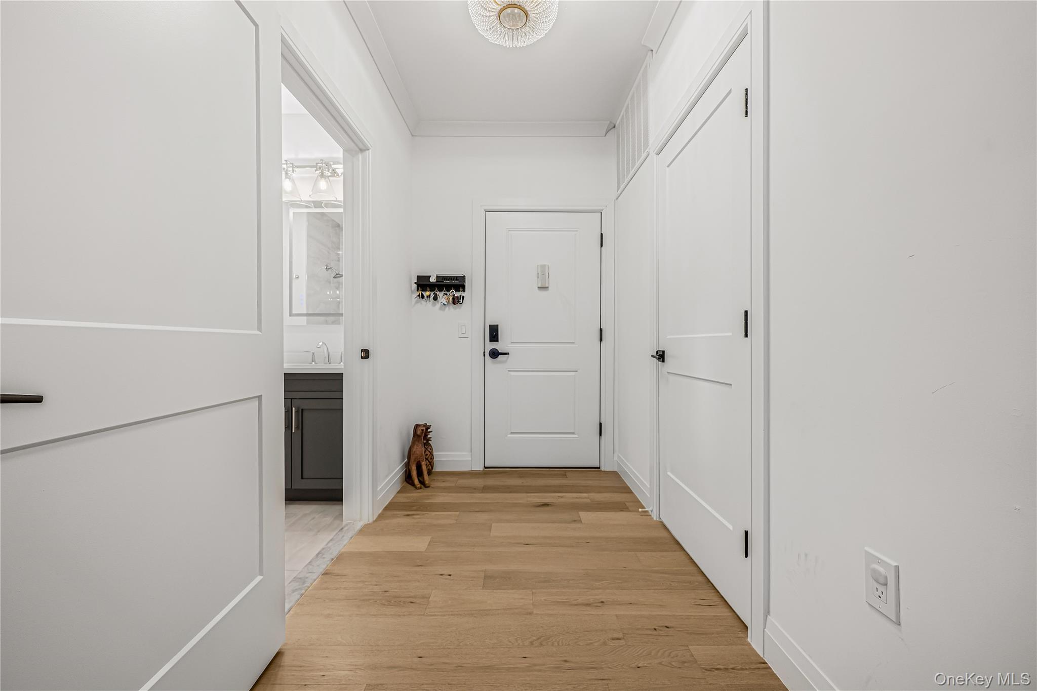 21105 Aspenwood Drive, Plainview, NY 11803