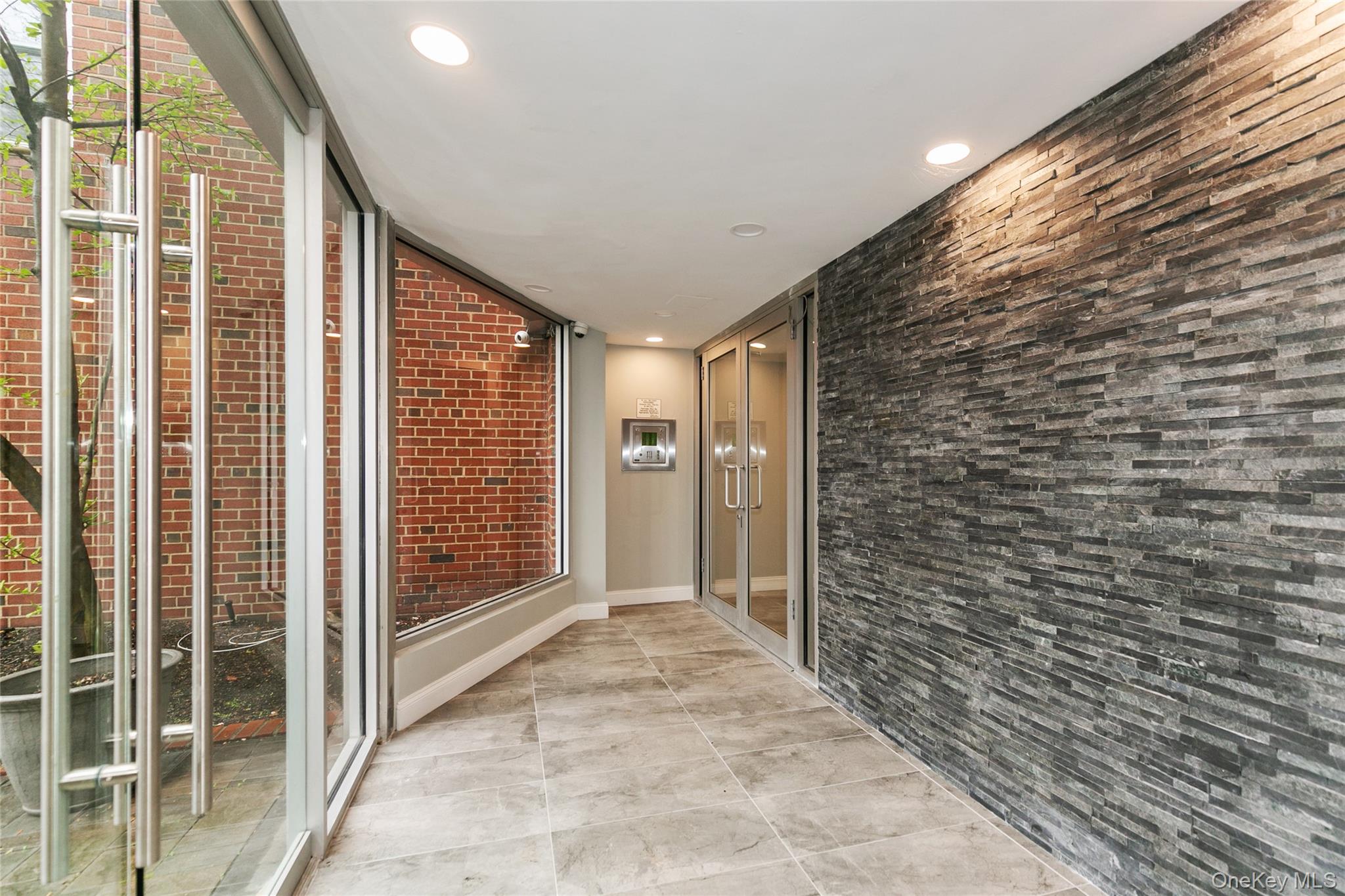 195 S Middle Neck Road # 2 H, Great Neck, NY 11021