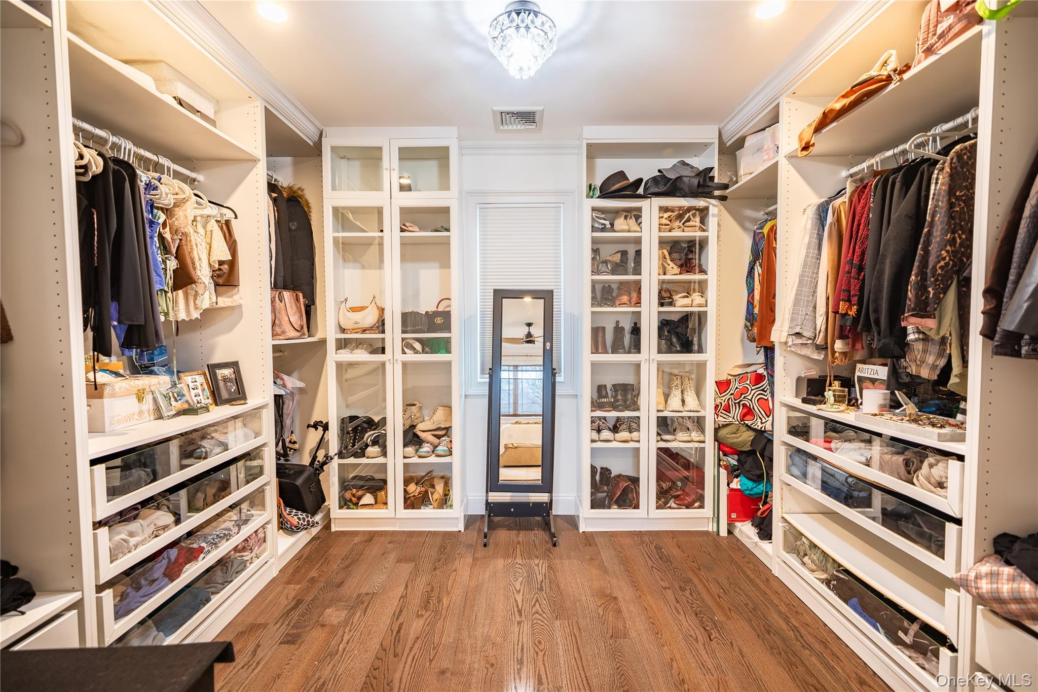 159 East Drive, Massapequa, NY 11758