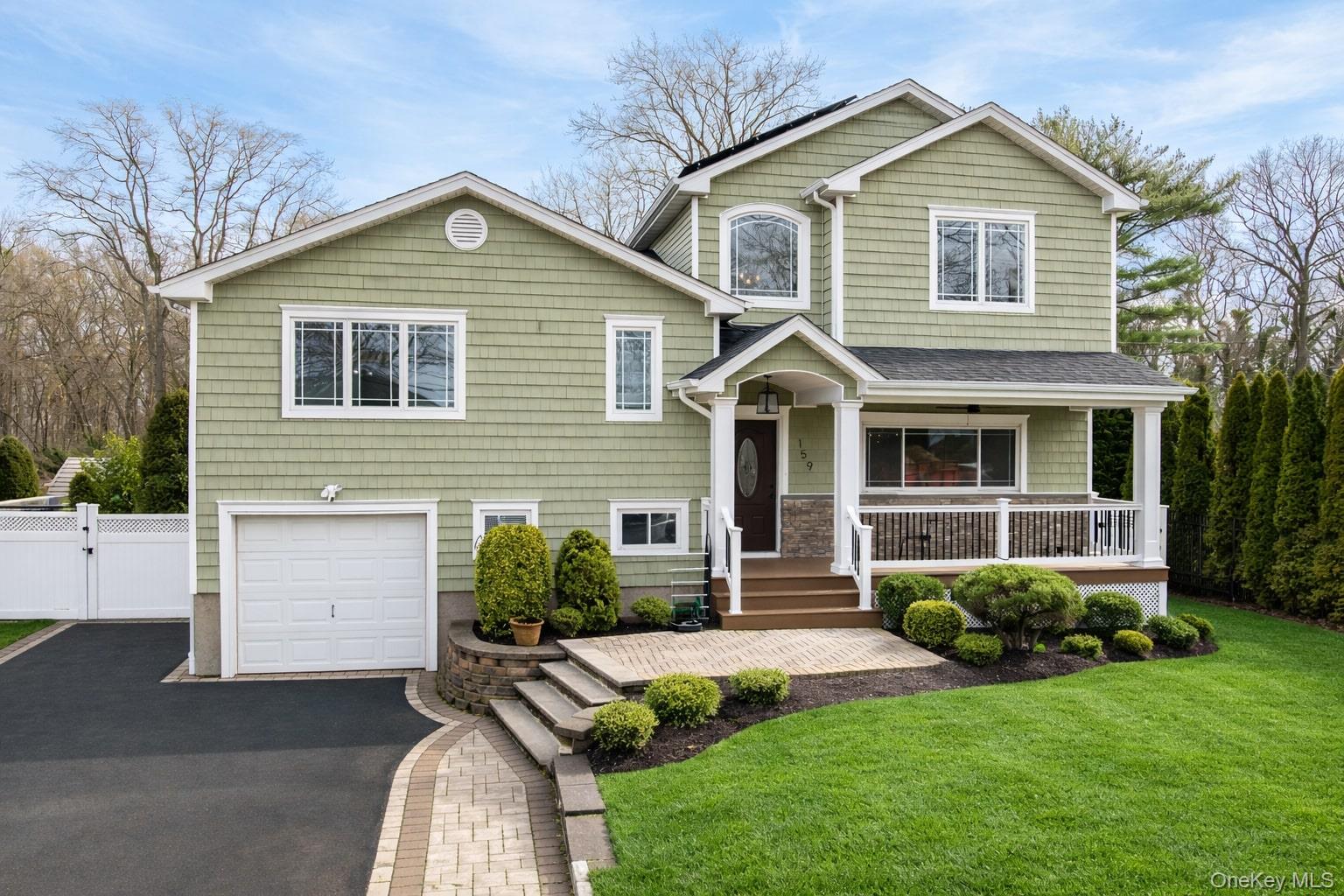 159 East Drive, Massapequa, NY 11758