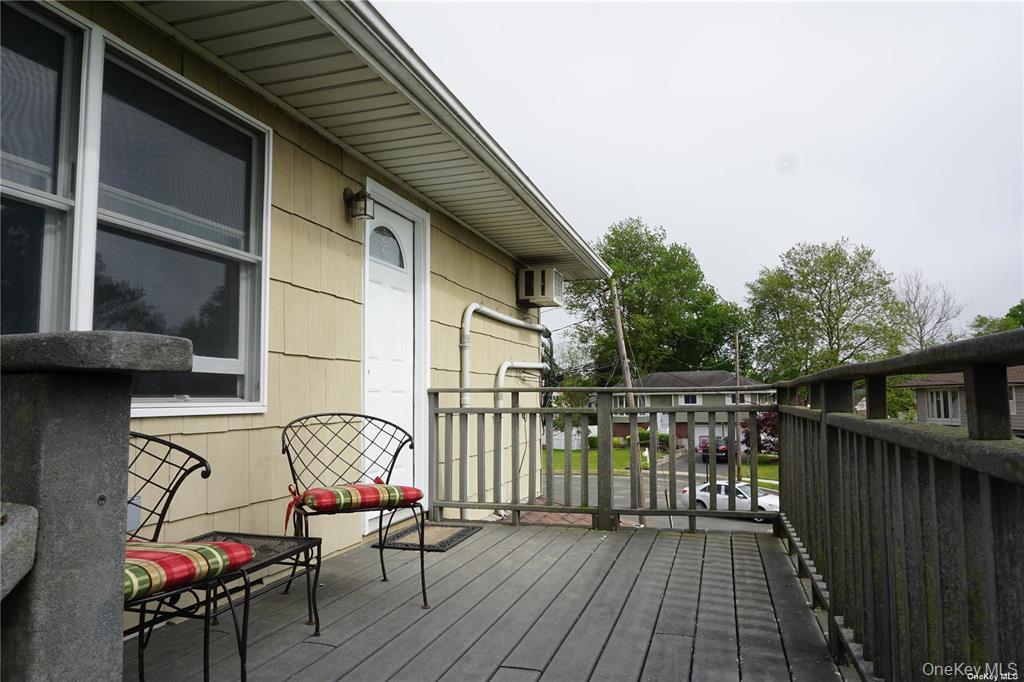 15 Reed Drive, Deer Park, NY 11729