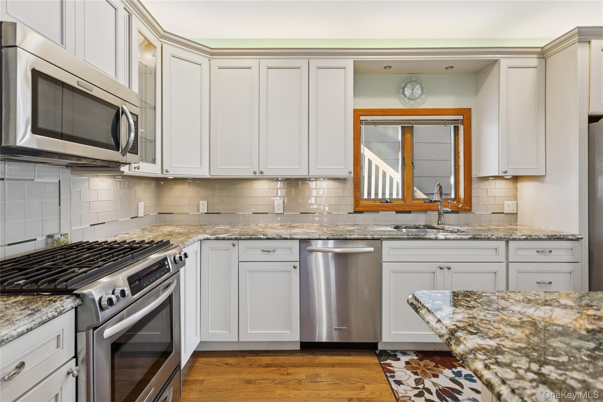 991 W Park Avenue, Long Beach, NY 11561