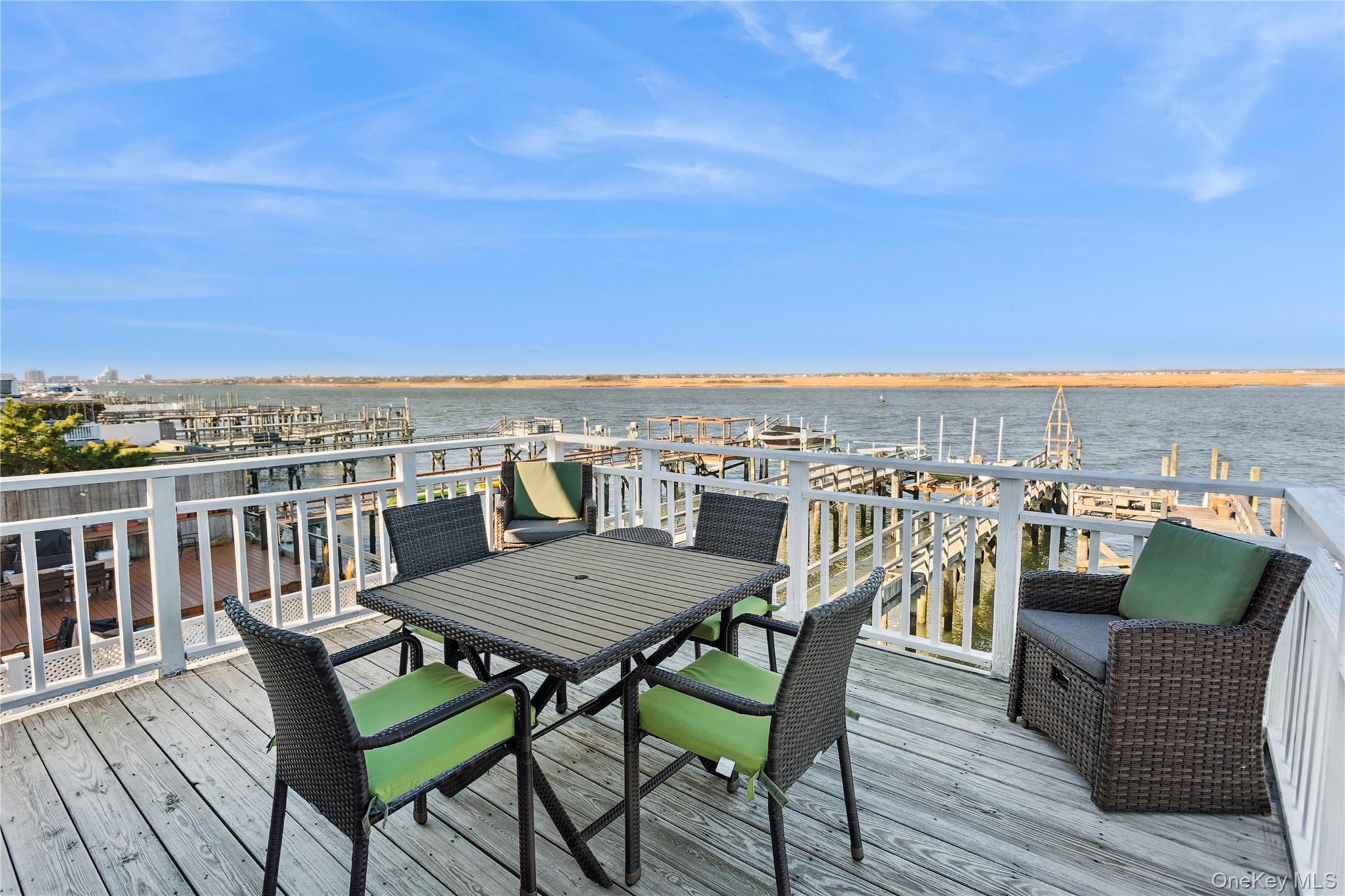 991 W Park Avenue, Long Beach, NY 11561